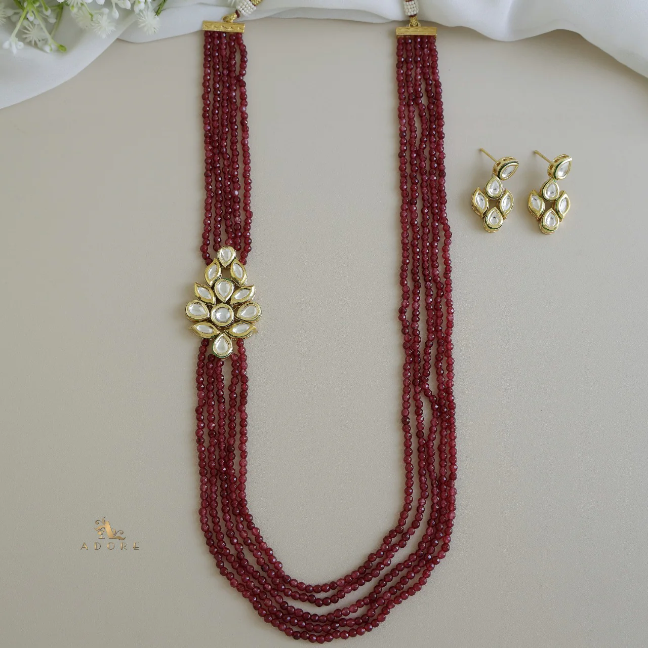 Sukriti Onyx Kundan  Neckpiece With Earring - Image 3