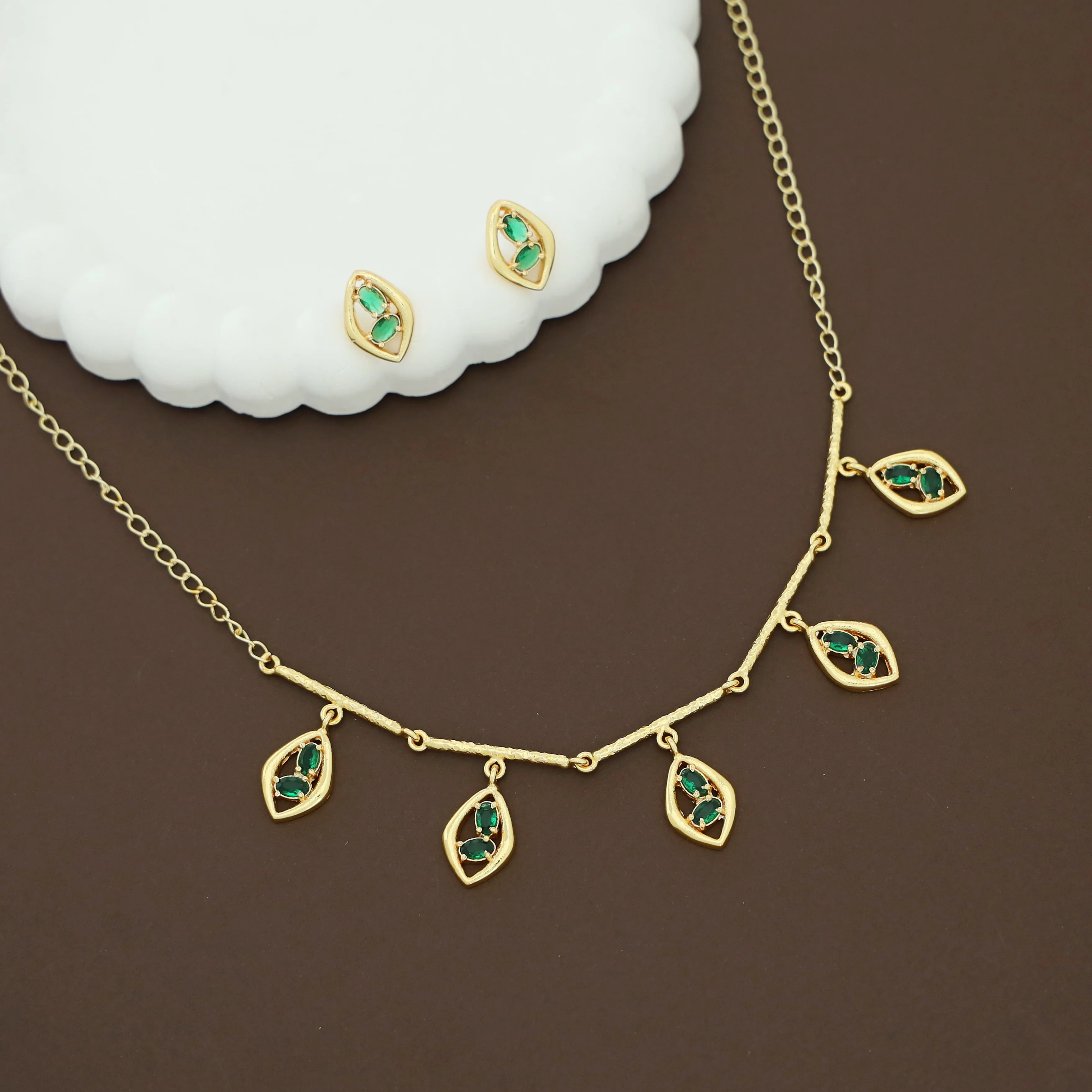 Golden Hammered Stick Glossy Eye Shaped Neckpiece With Earring - Image 2