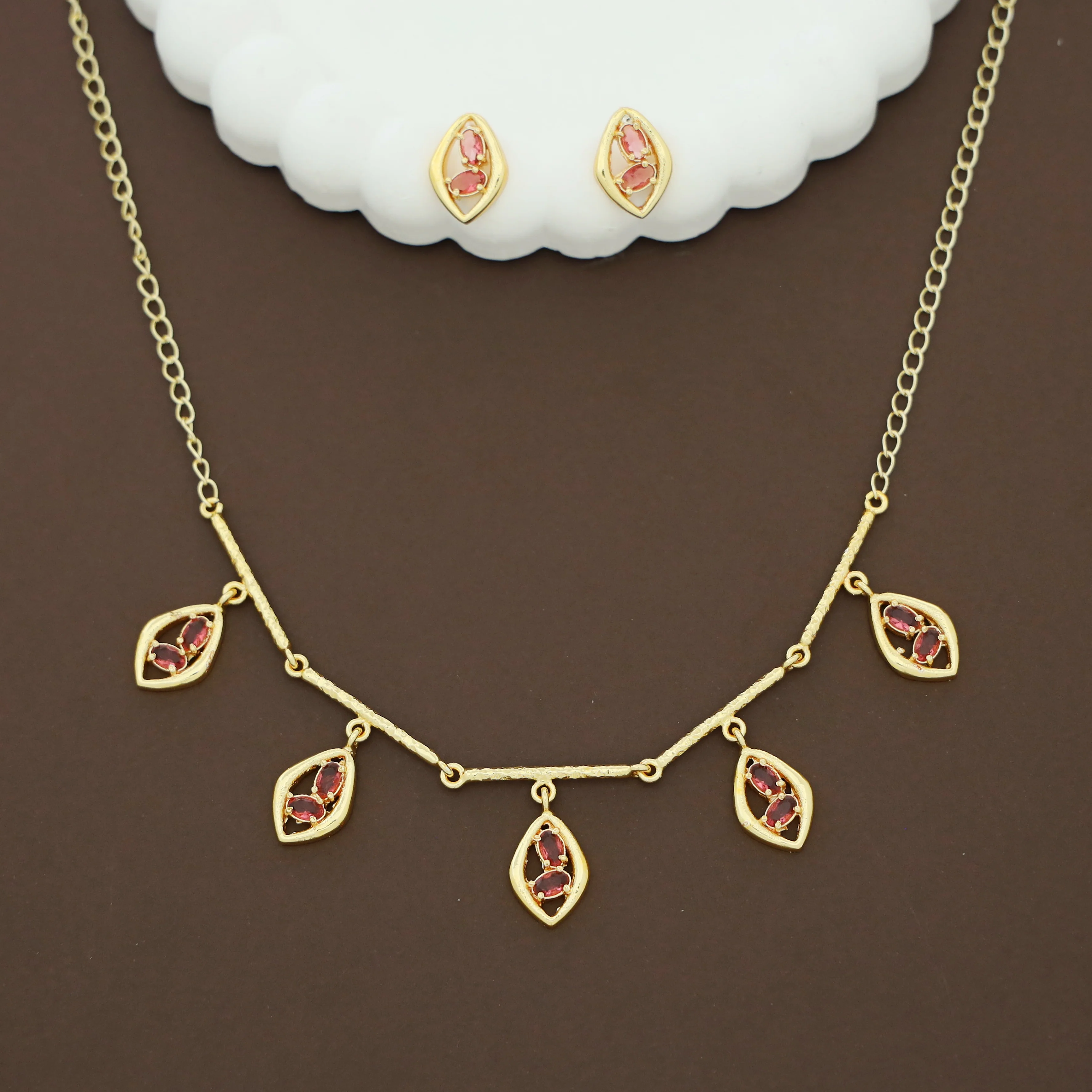 Golden Hammered Stick Glossy Eye Shaped Neckpiece With Earring - Image 3