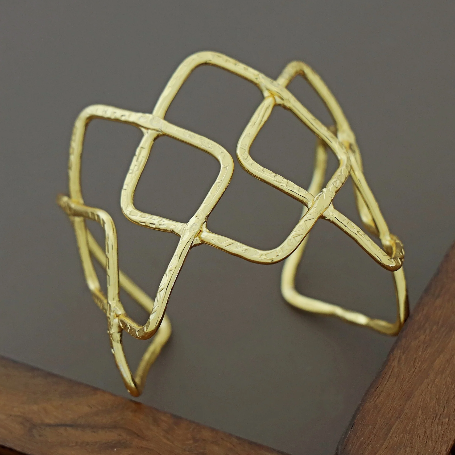 Swarali Golden Hammered Bangle - Image 3