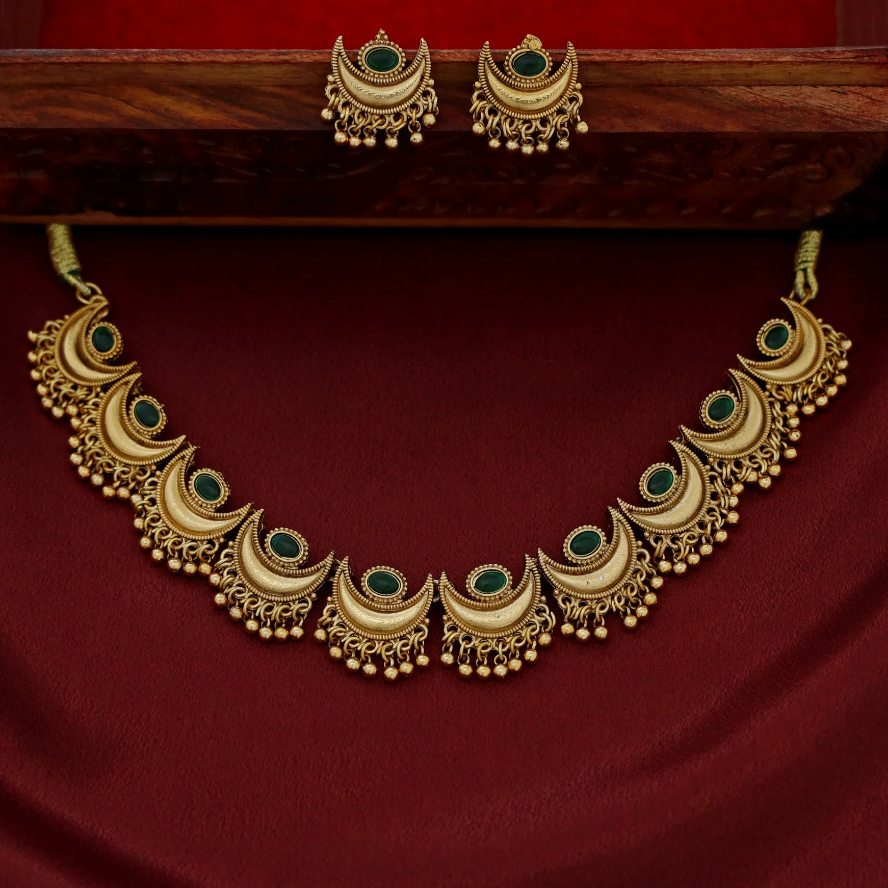 Swarupa Chandra Neckpiece With Earring - Image 2