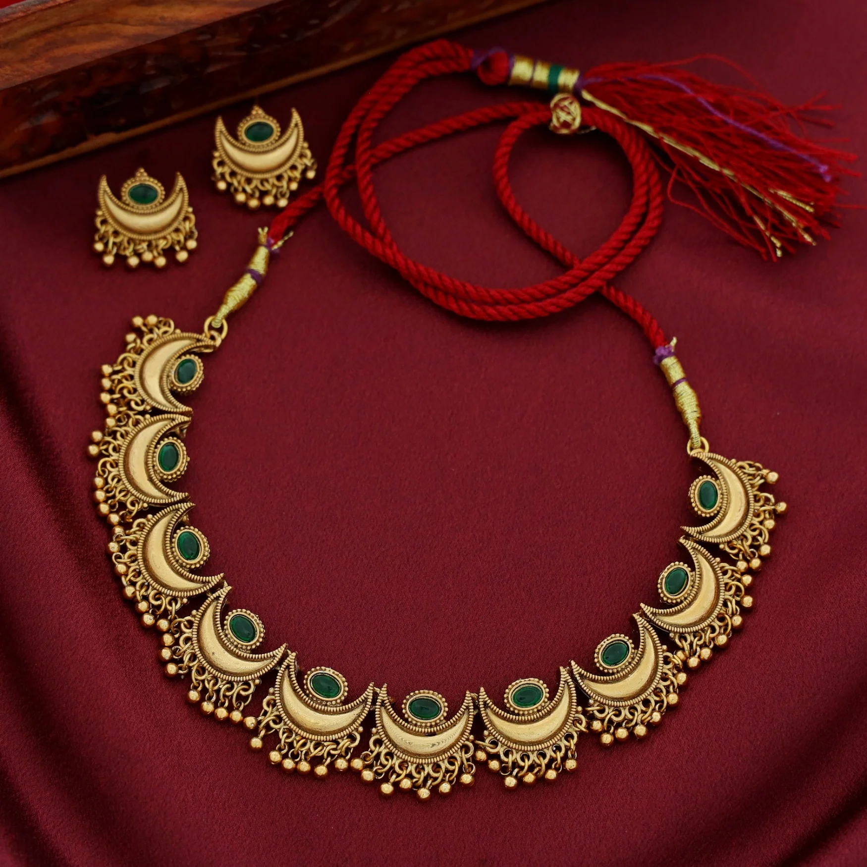 Swarupa Chandra Neckpiece With Earring - Image 5