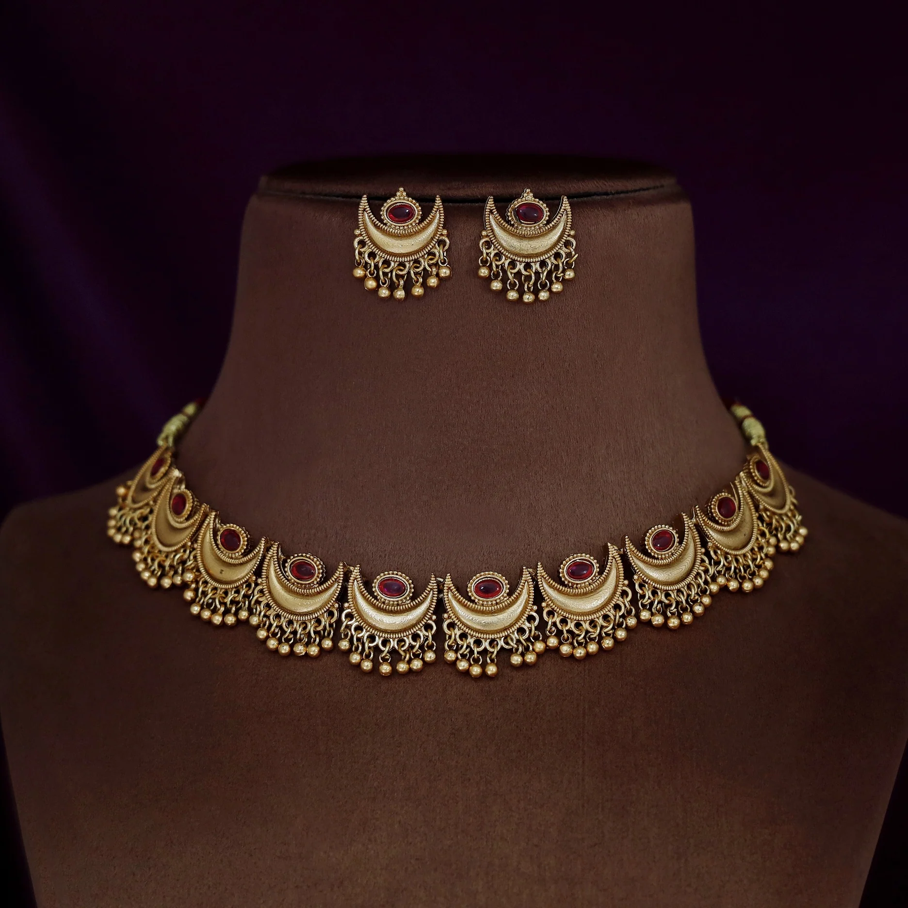 Swarupa Chandra Neckpiece With Earring - Image 6