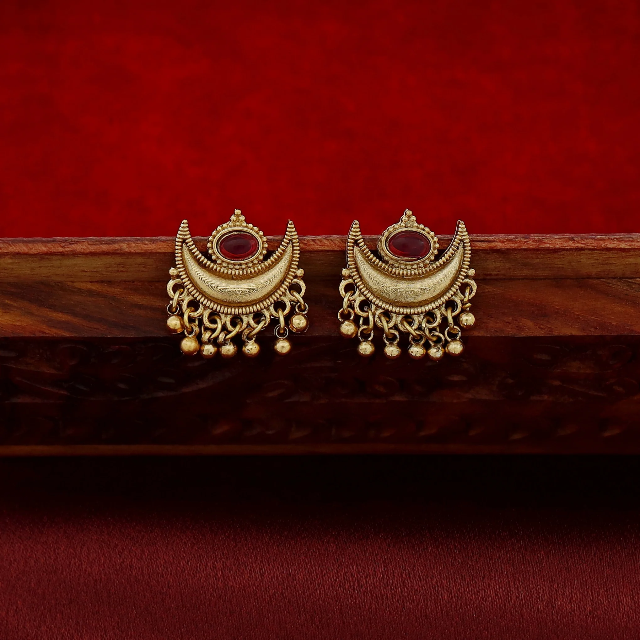 Swarupa Chandra Neckpiece With Earring - Image 7