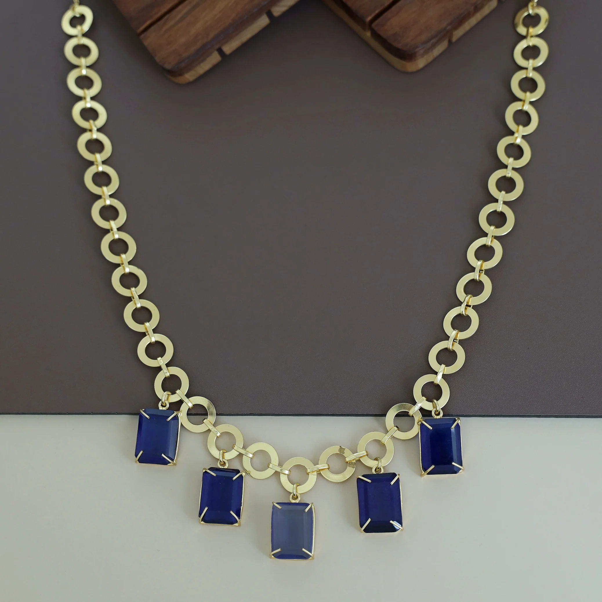 Taahira Golden Circle Rectangle Glossy Neckpiece - Image 12