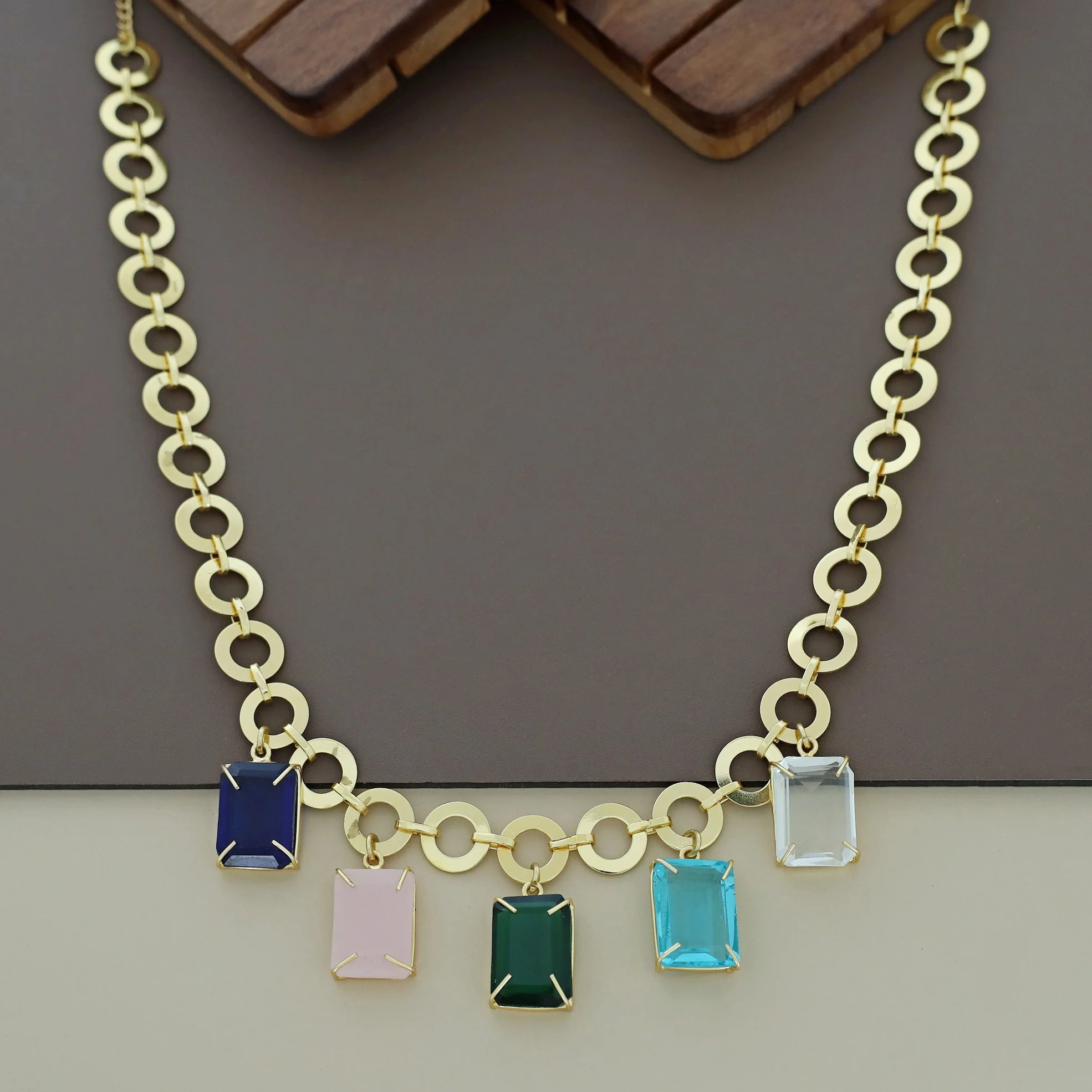 Taahira Golden Circle Rectangle Glossy Neckpiece - Image 2