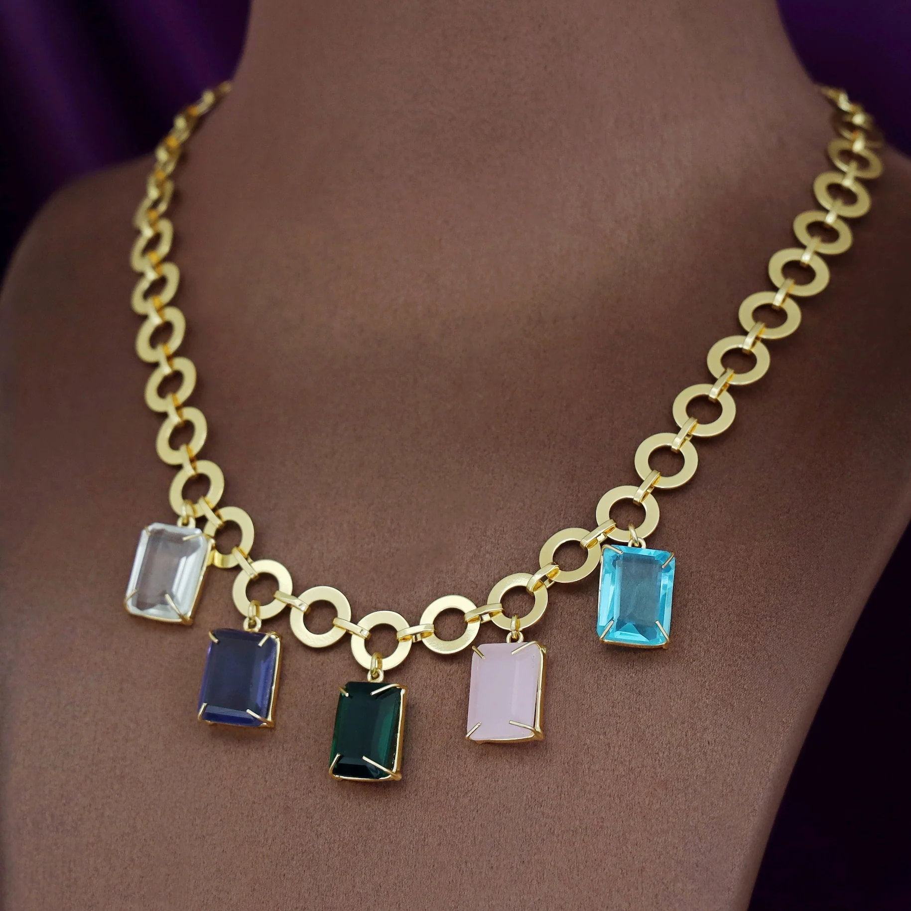 Taahira Golden Circle Rectangle Glossy Neckpiece - Image 3