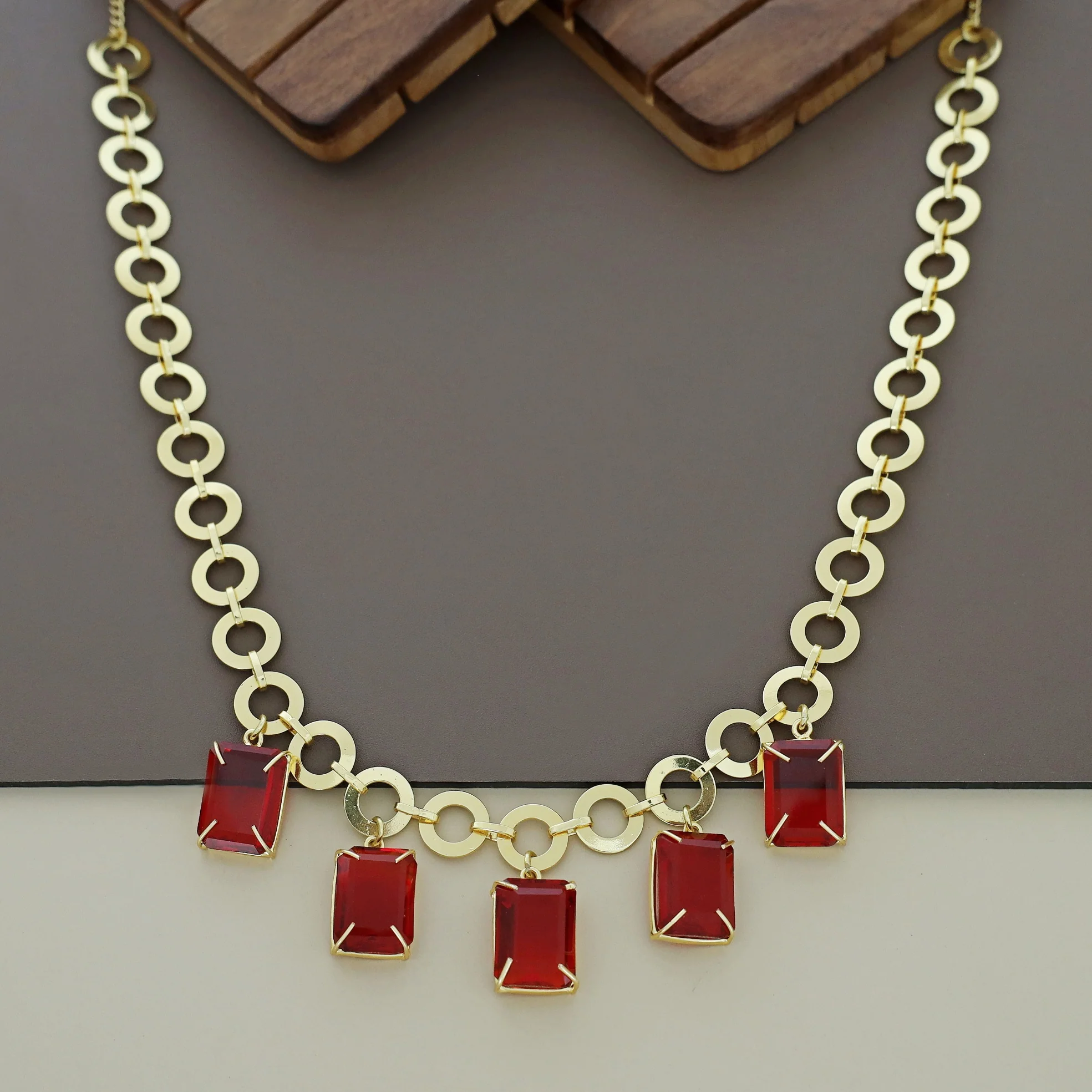 Taahira Golden Circle Rectangle Glossy Neckpiece - Image 4
