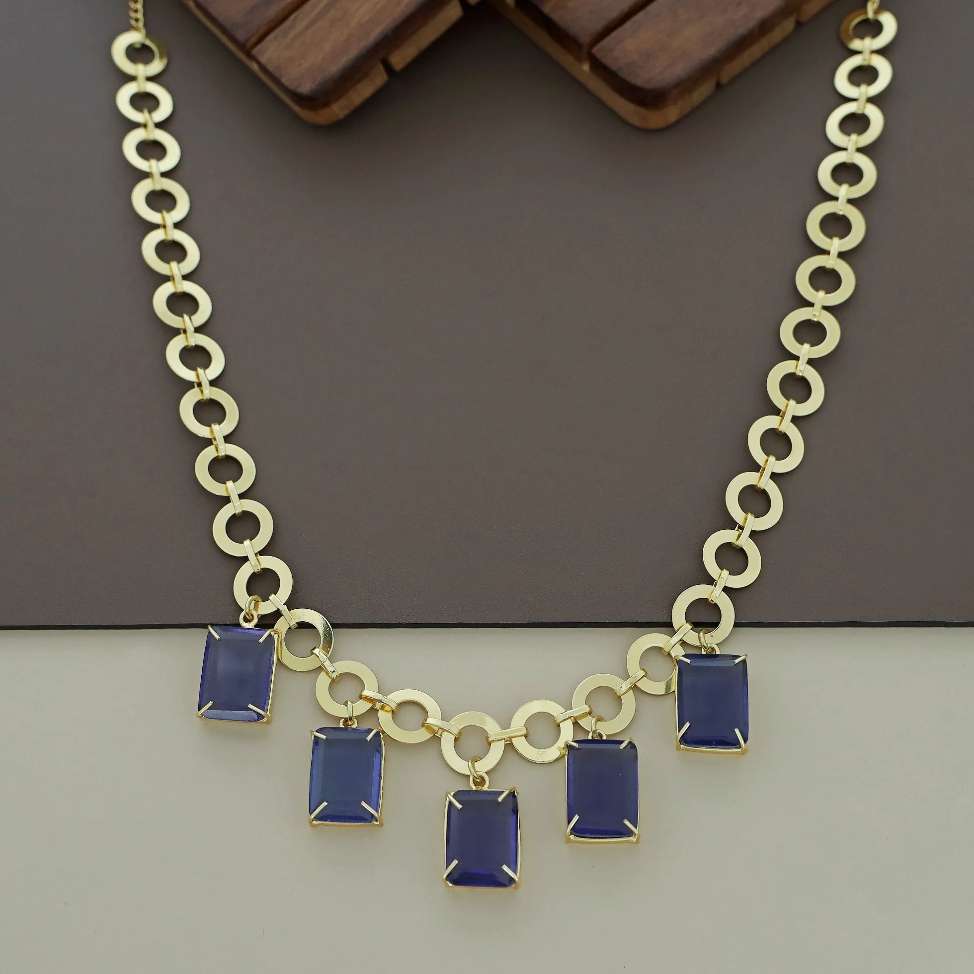 Taahira Golden Circle Rectangle Glossy Neckpiece - Image 5