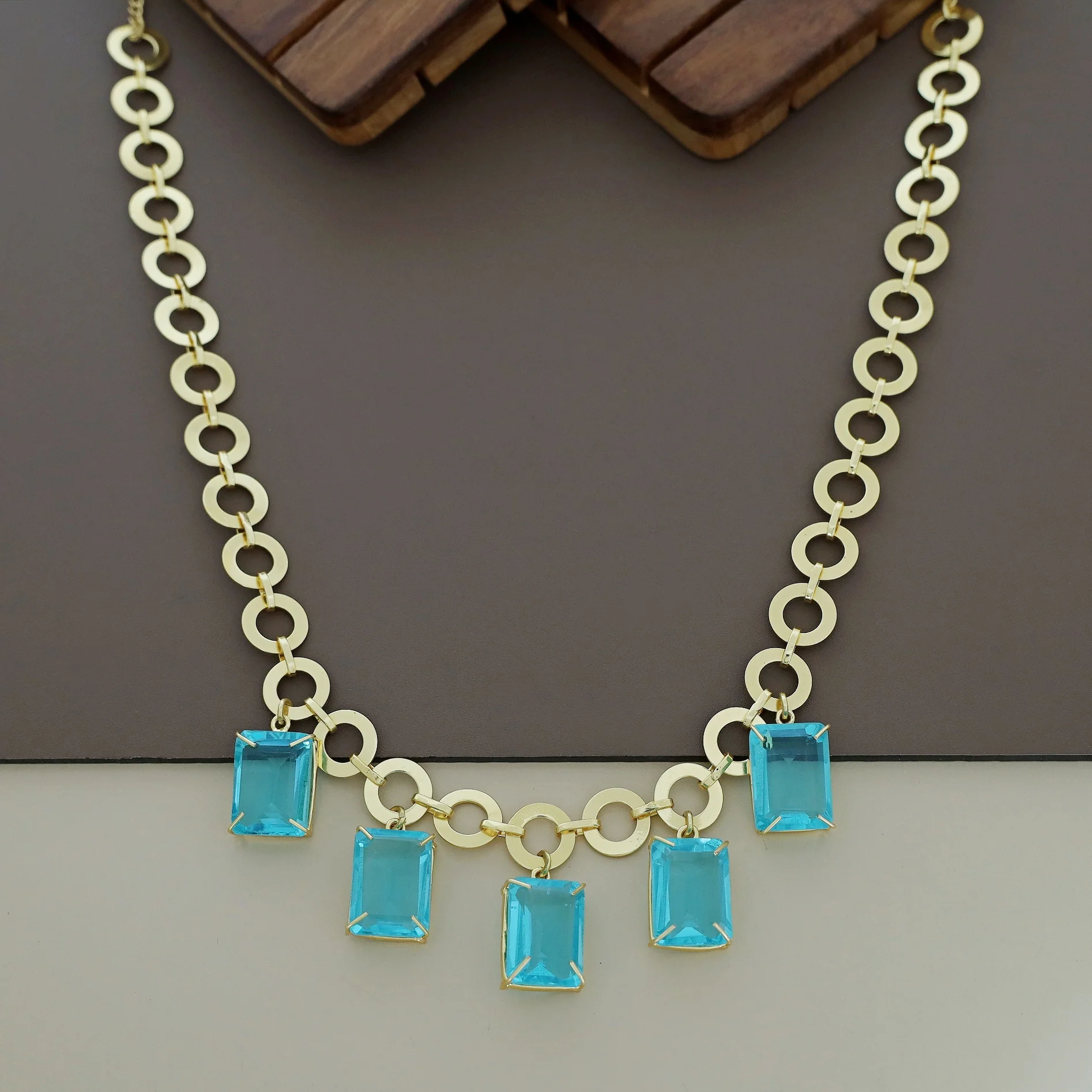 Taahira Golden Circle Rectangle Glossy Neckpiece - Image 6