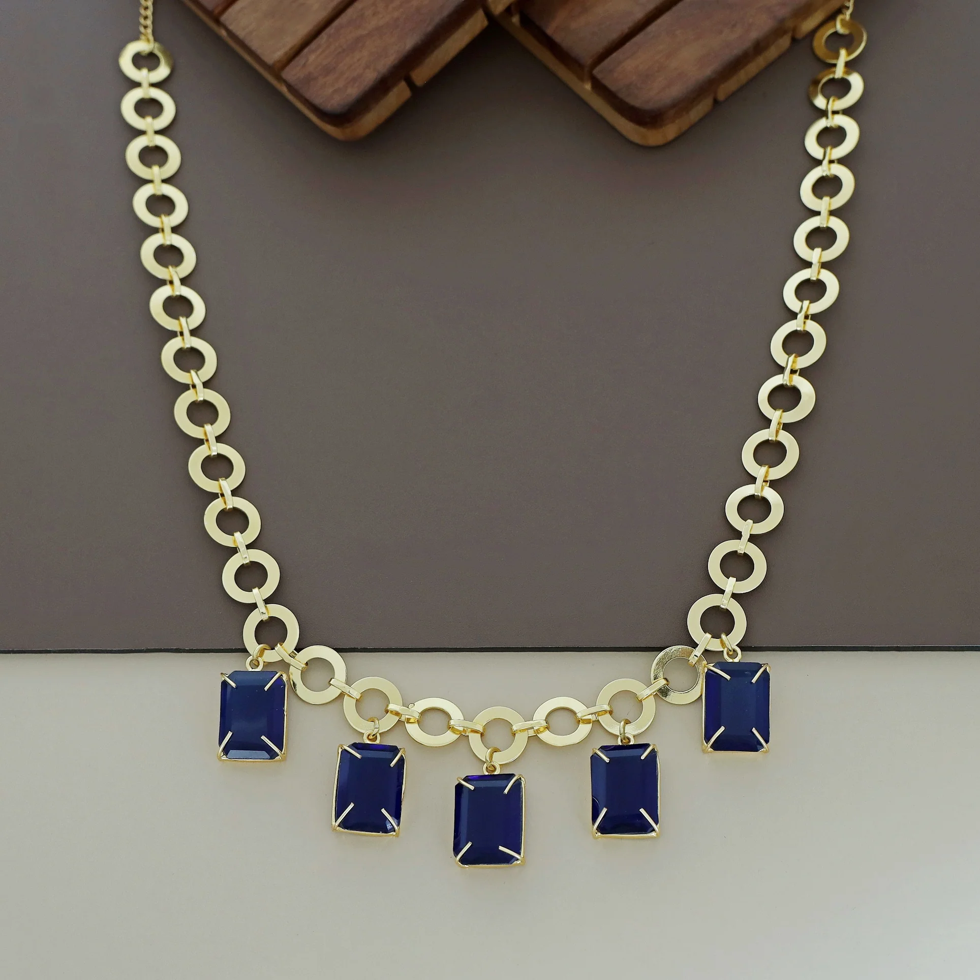 Taahira Golden Circle Rectangle Glossy Neckpiece - Image 7