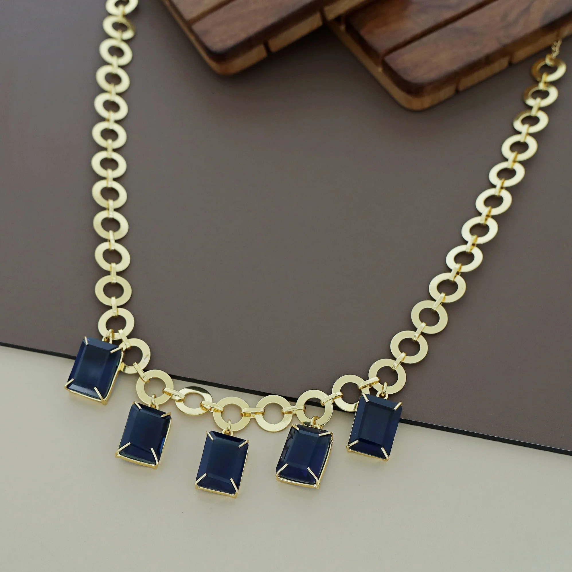 Taahira Golden Circle Rectangle Glossy Neckpiece - Image 9