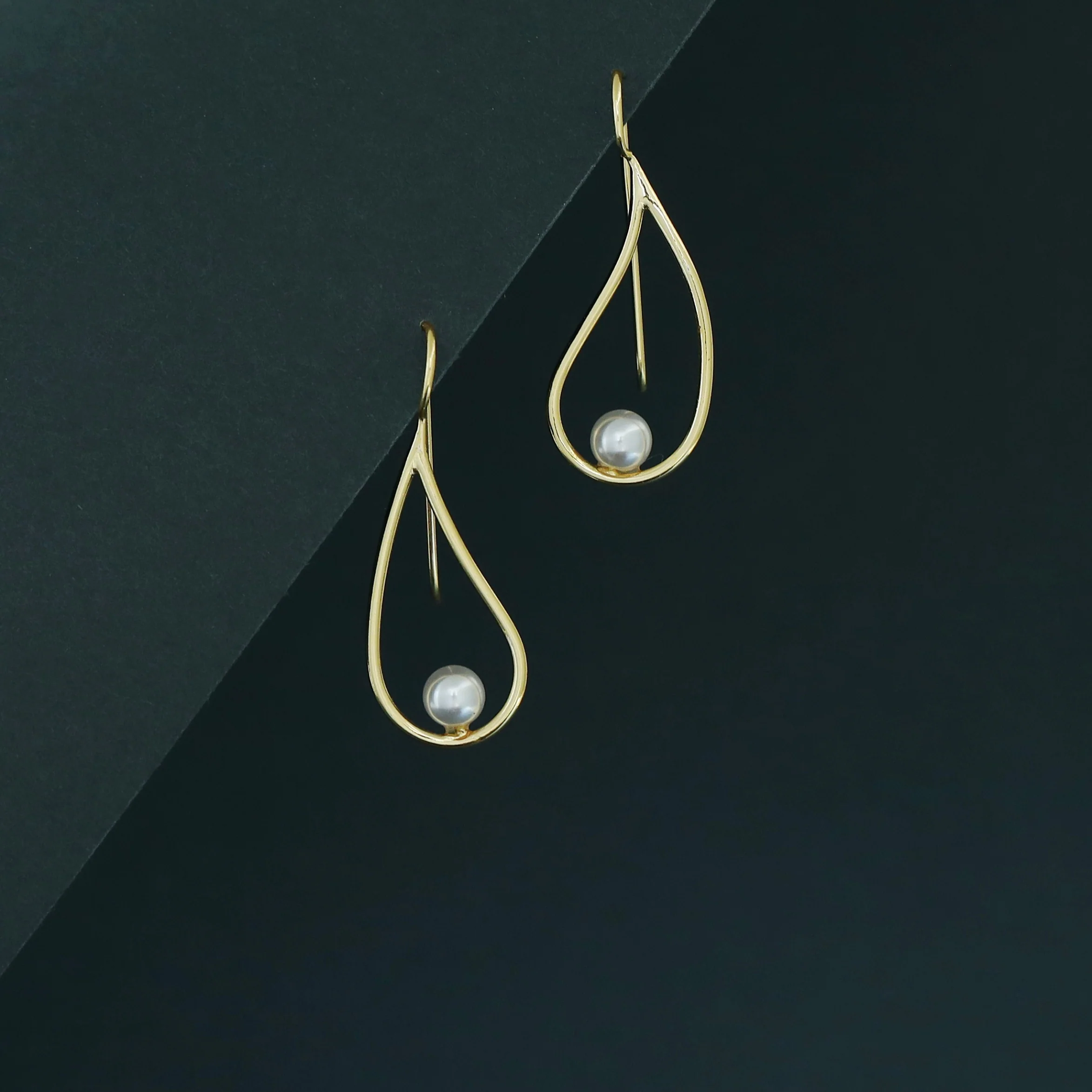 Taanusiya Golden Pearl Drop - Image 2