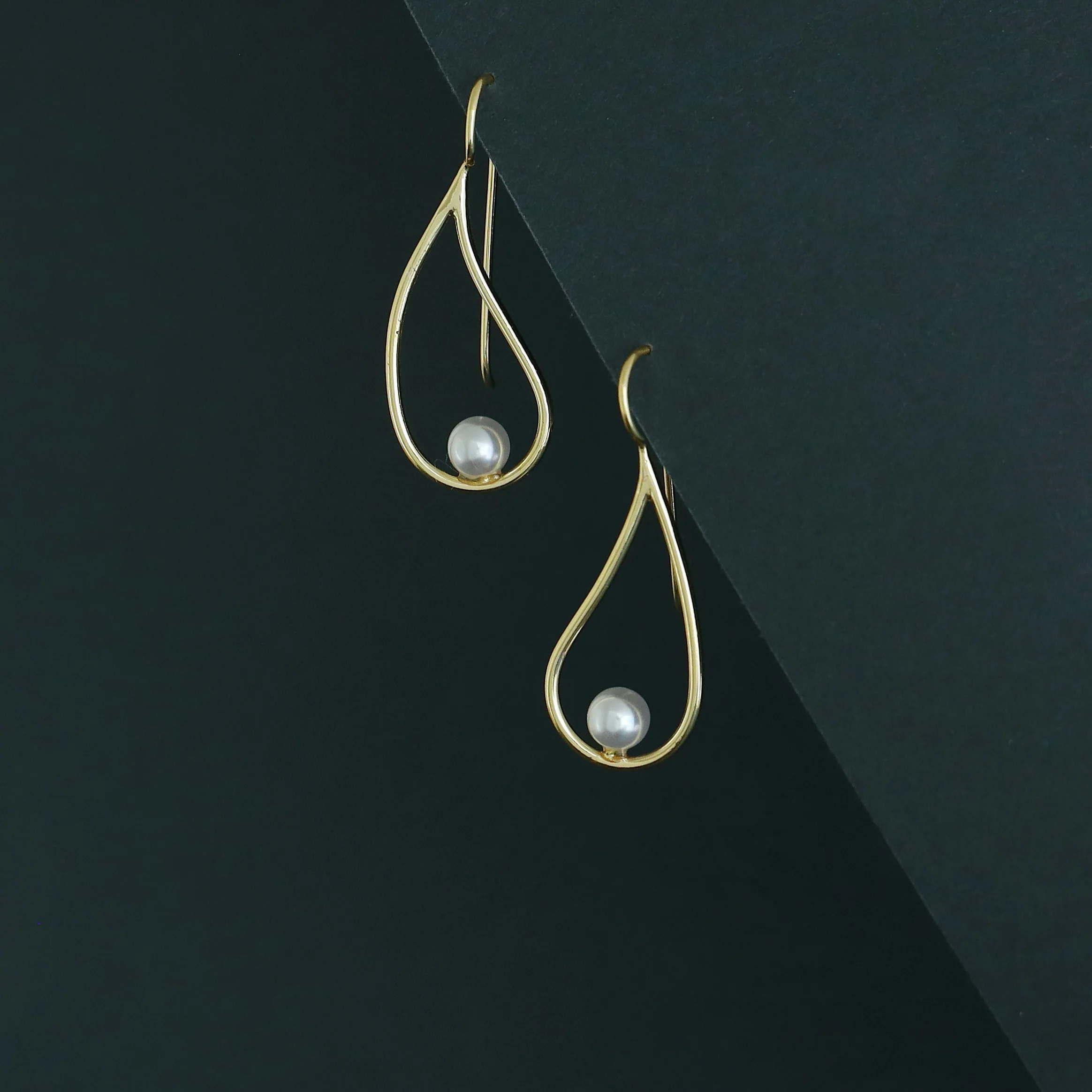 Taanusiya Golden Pearl Drop - Image 3