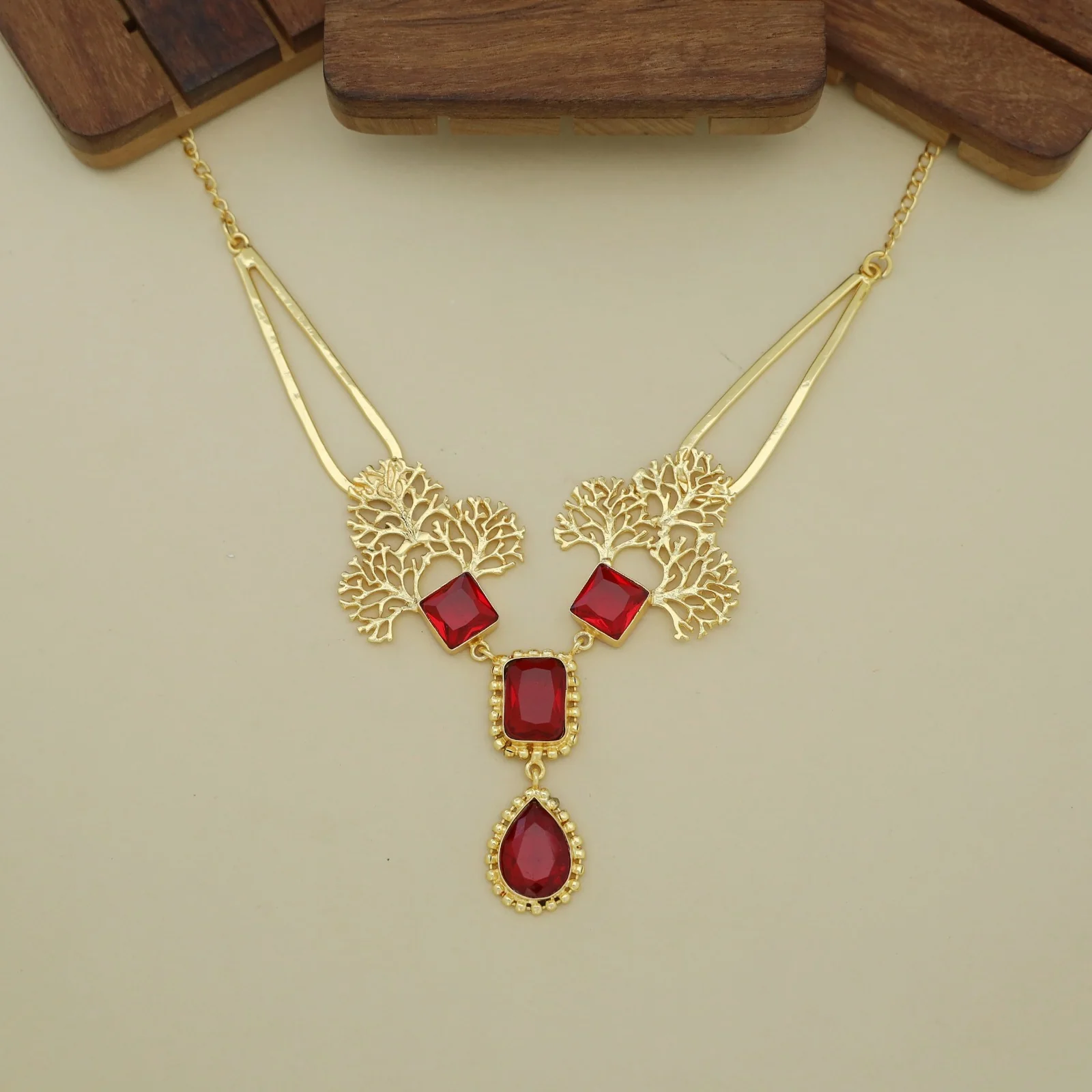 Tacey Filgree Glossy Stone Neckpiece - Image 2