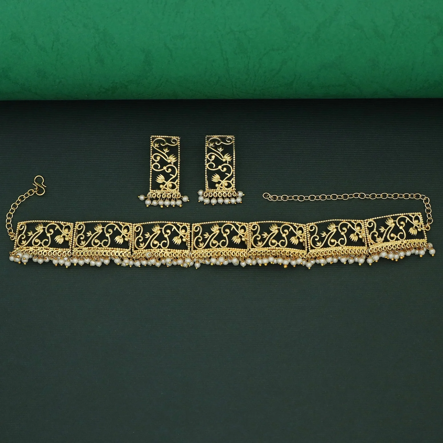 Tamasa Rectangle Filigree Cluster Pearl Choker With Earring - Image 4