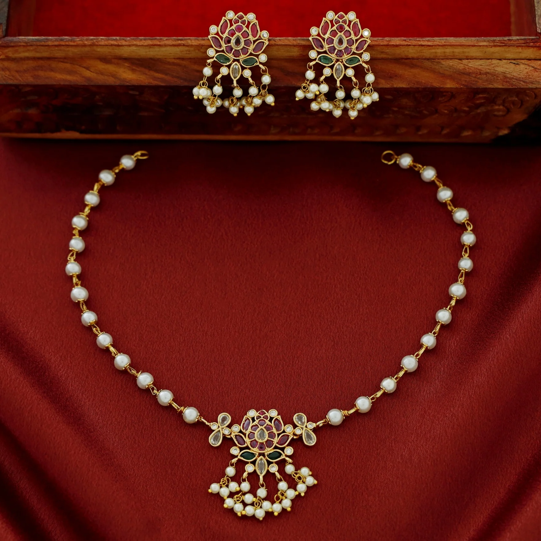Tamasi Pearl Padhma Short Neckpiece With Earring - Image 4