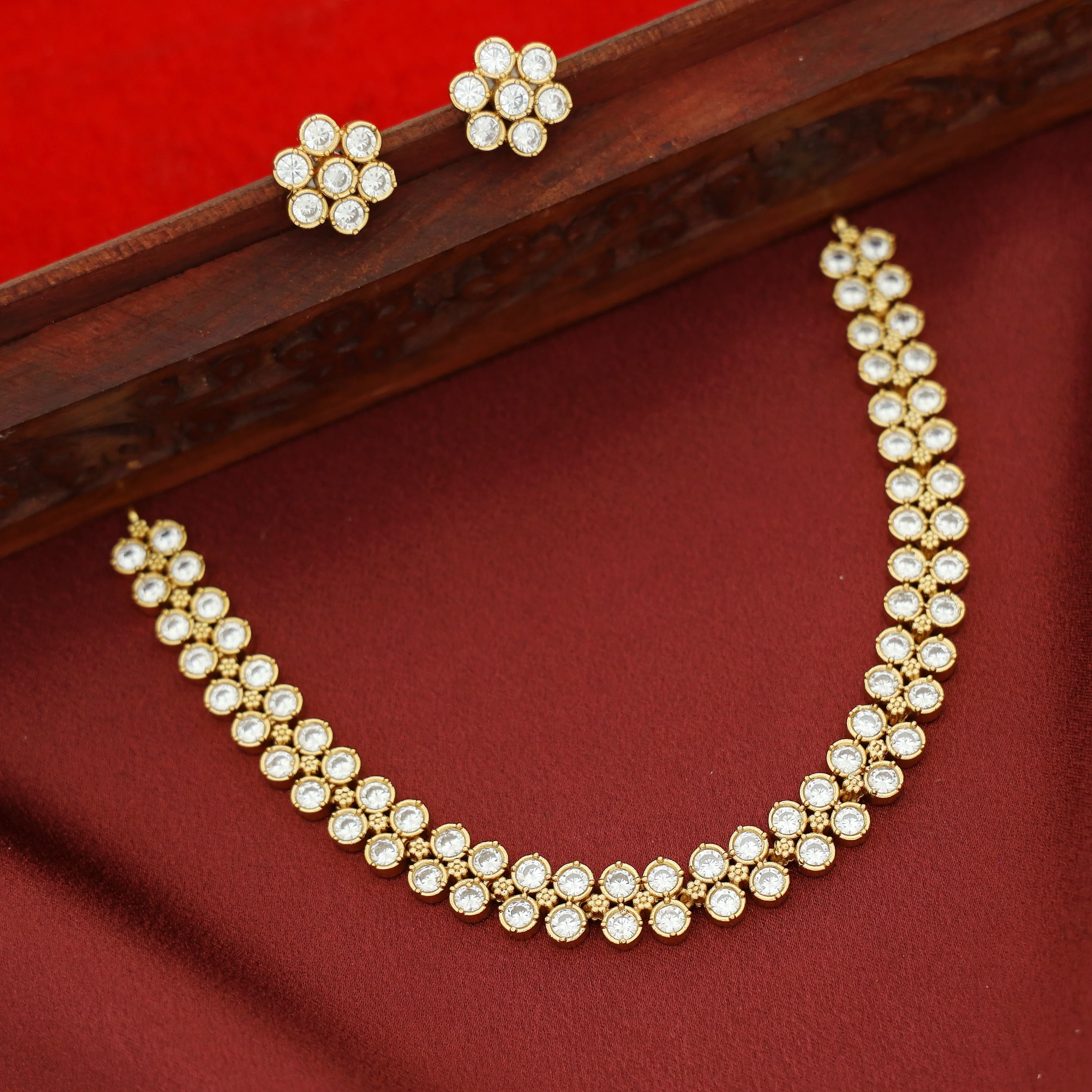Tamisha AD Stone Short Neckpiece / Choker with Stud - Image 2