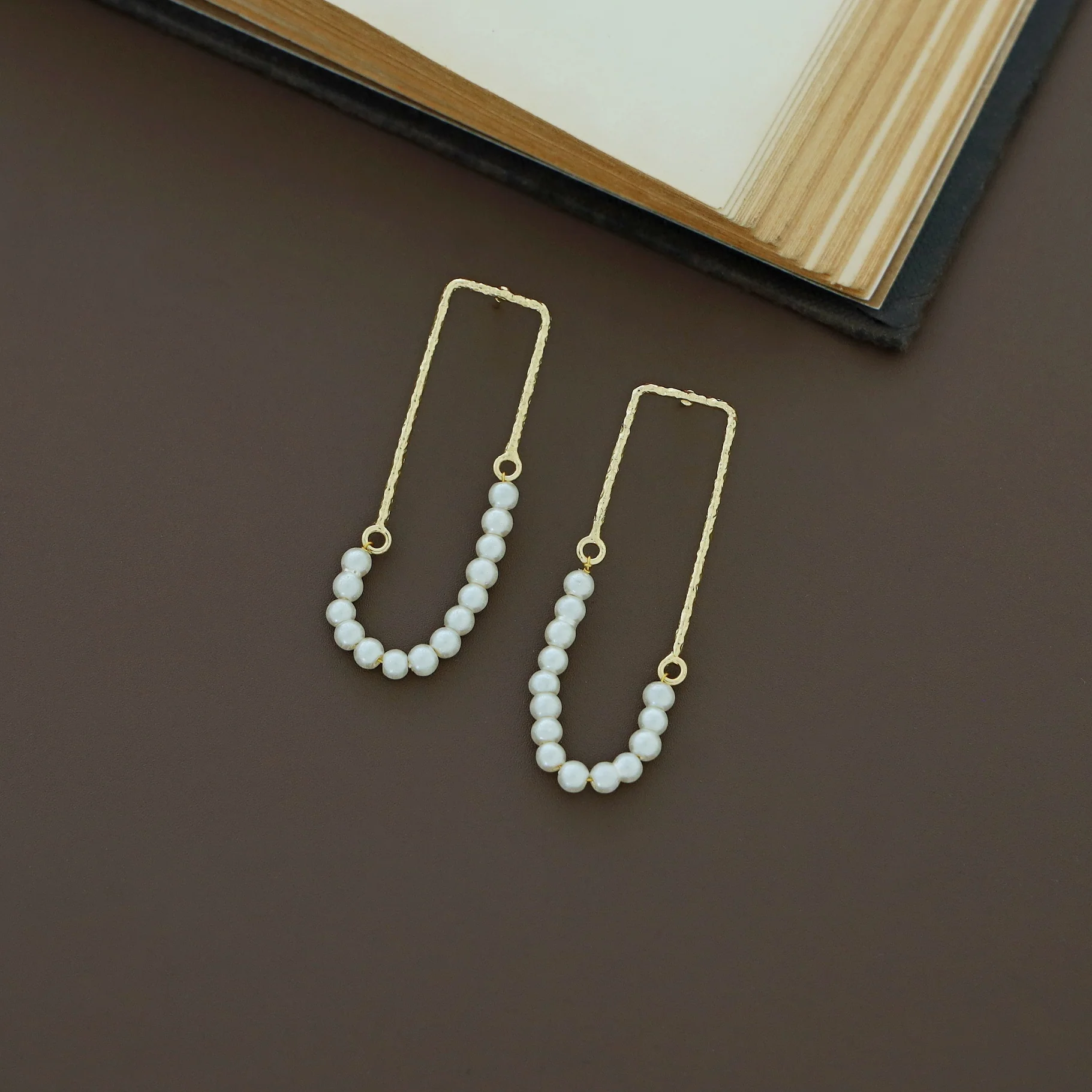Tamsin Golden Textured Raw Stone Earring - Image 5