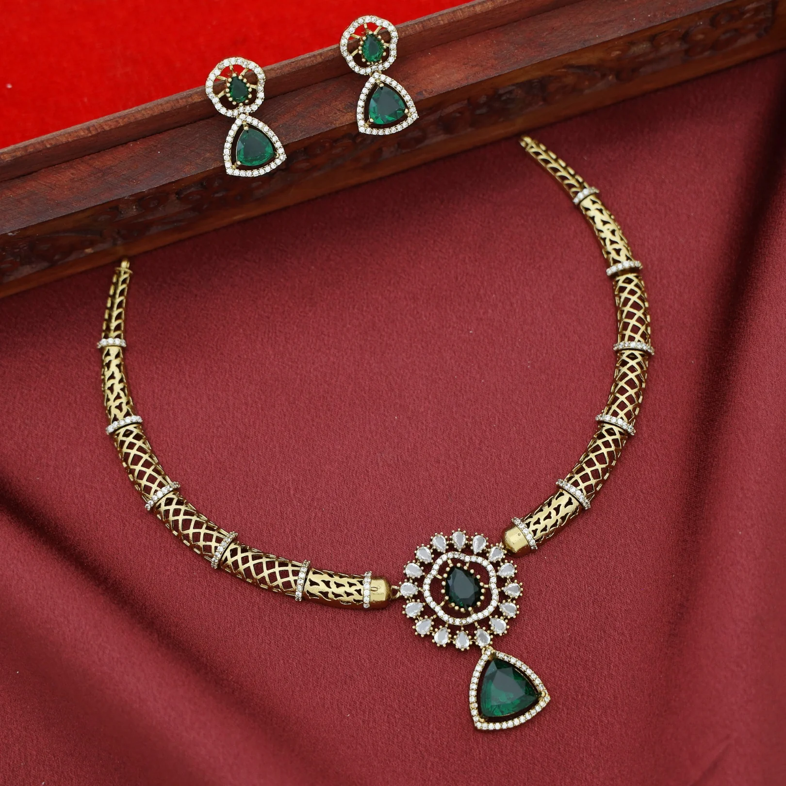 Tanaira AD Stone Stiff Wing Neckpiece With Earring - Image 10