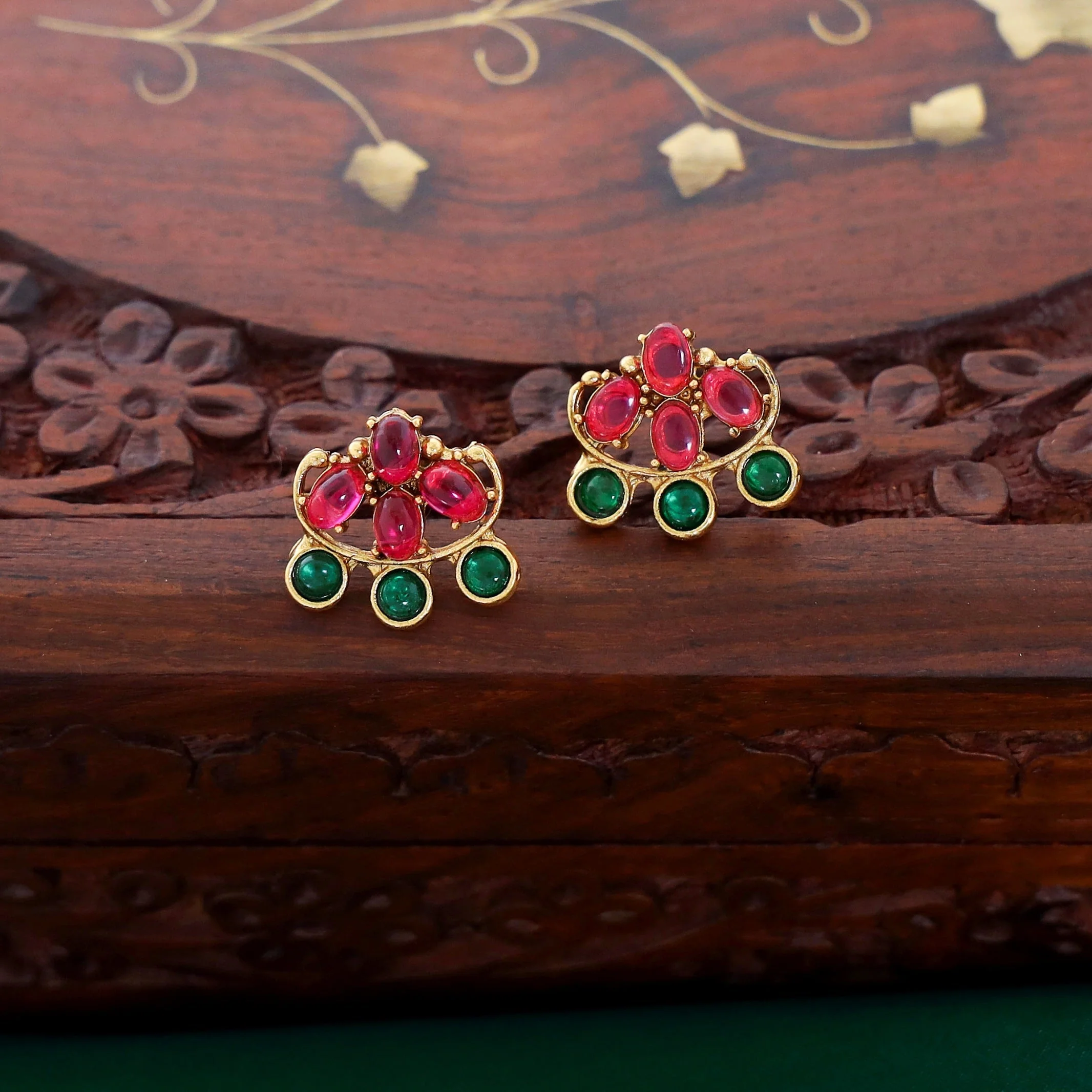 Tanay Circle+Oval Kemp Stone Neckpiece With Earring - Image 4