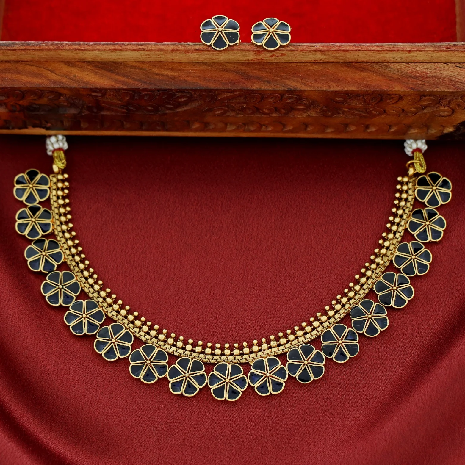 Tanima Golden Enamel Flower Short Neckpiece With Earring - Image 5