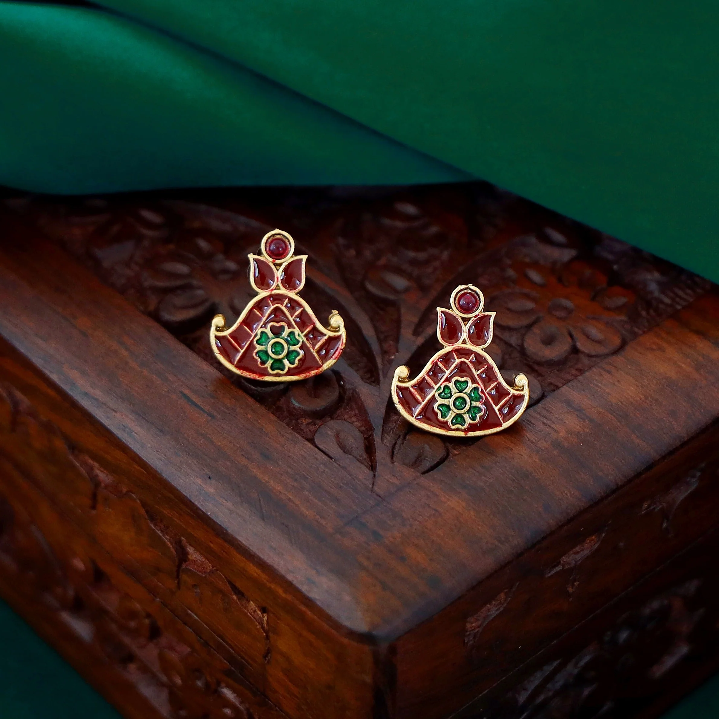 Tanima Neckpiece With Earring - Image 3