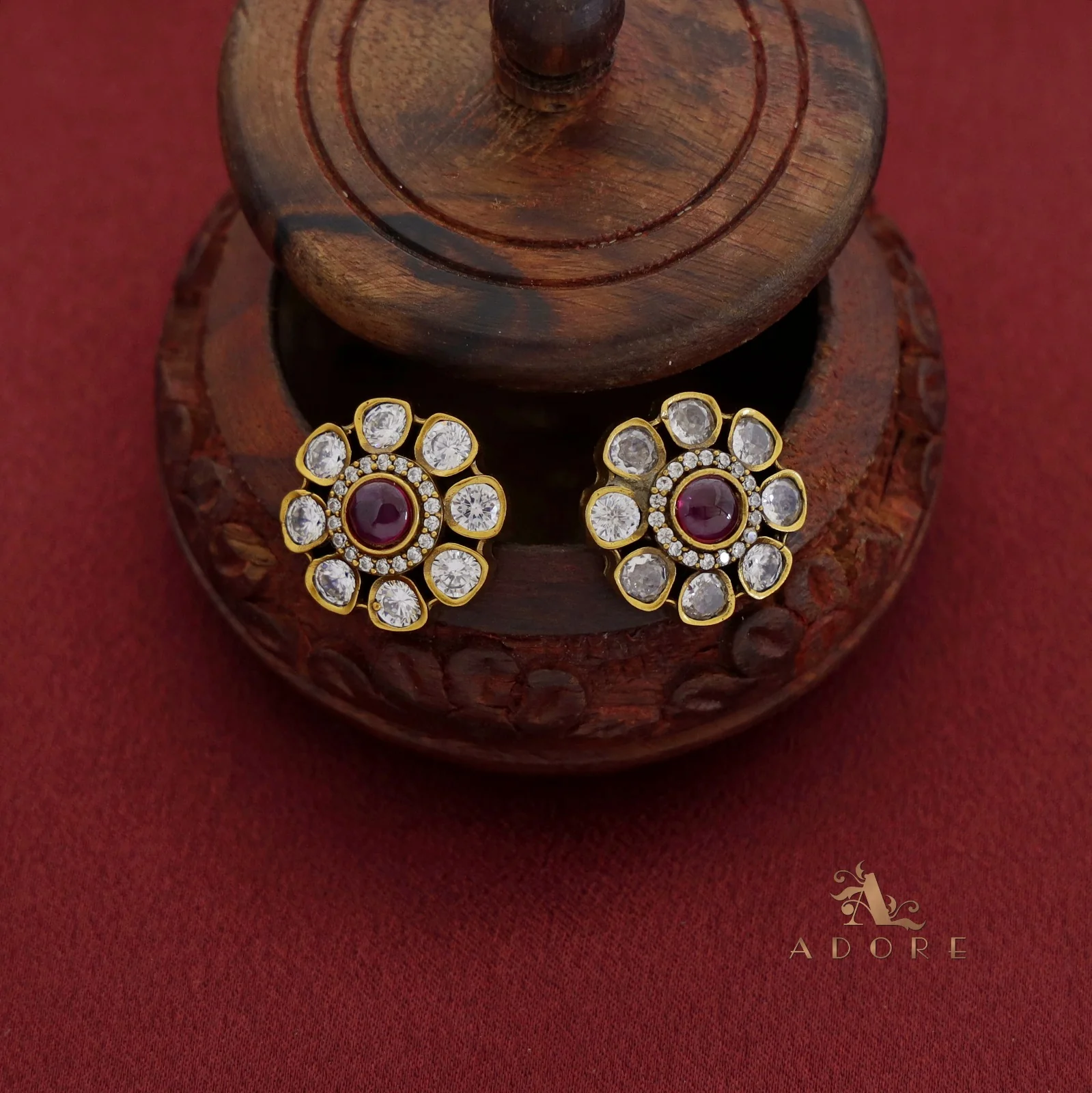 Tanmayi Premium Flower Neckpiece With Stud - Image 4