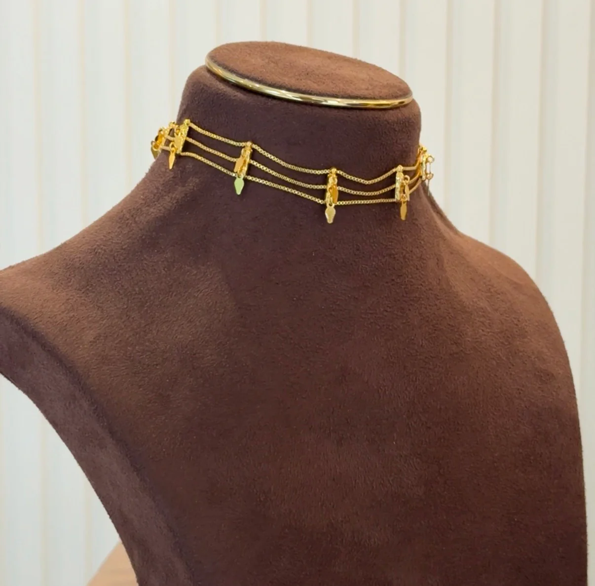 Tanuja Golden 3 Layer Elakkathali Choker - Image 2