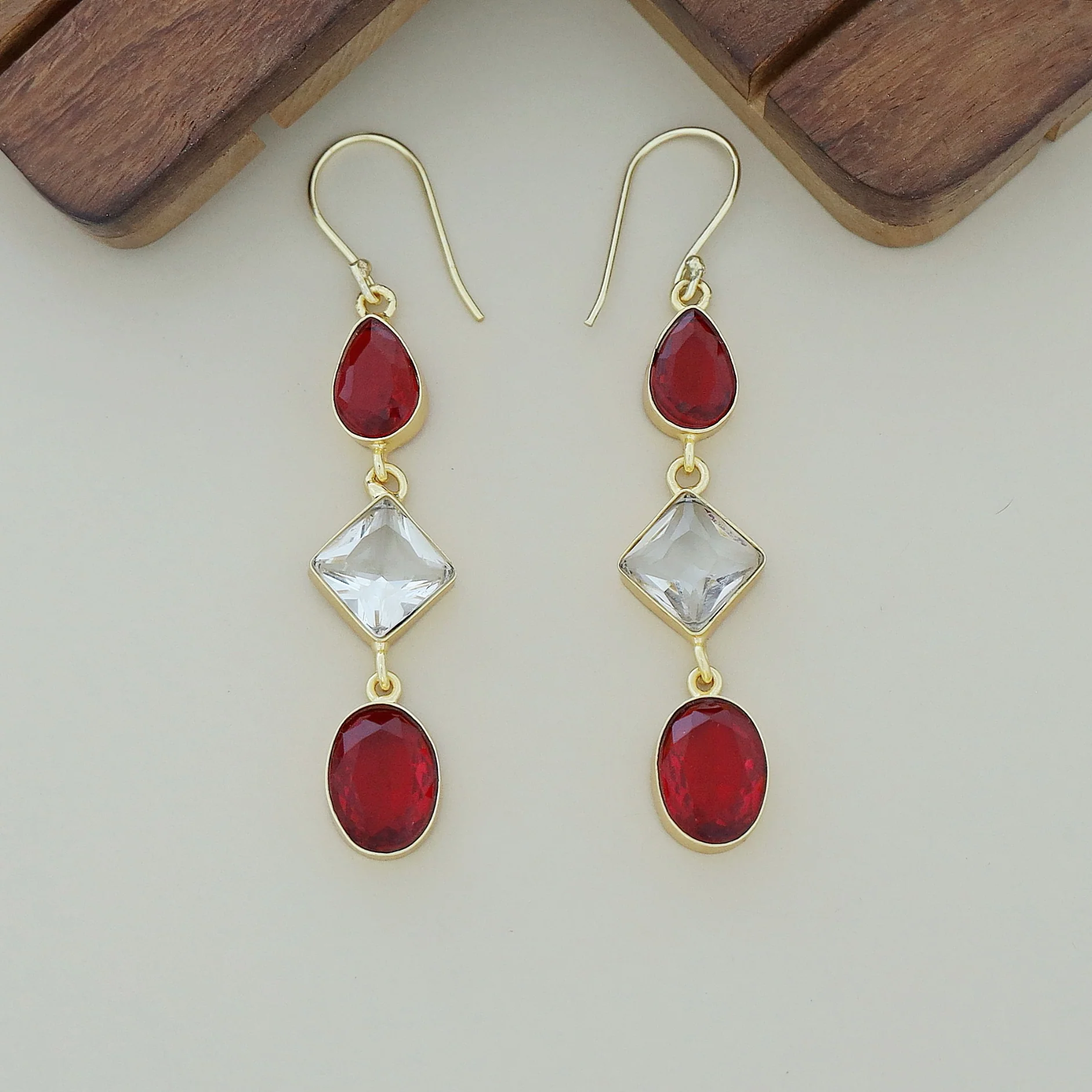 Tanvee Multi Shape Glossy Pearl Neckpiece With Drop - Image 11