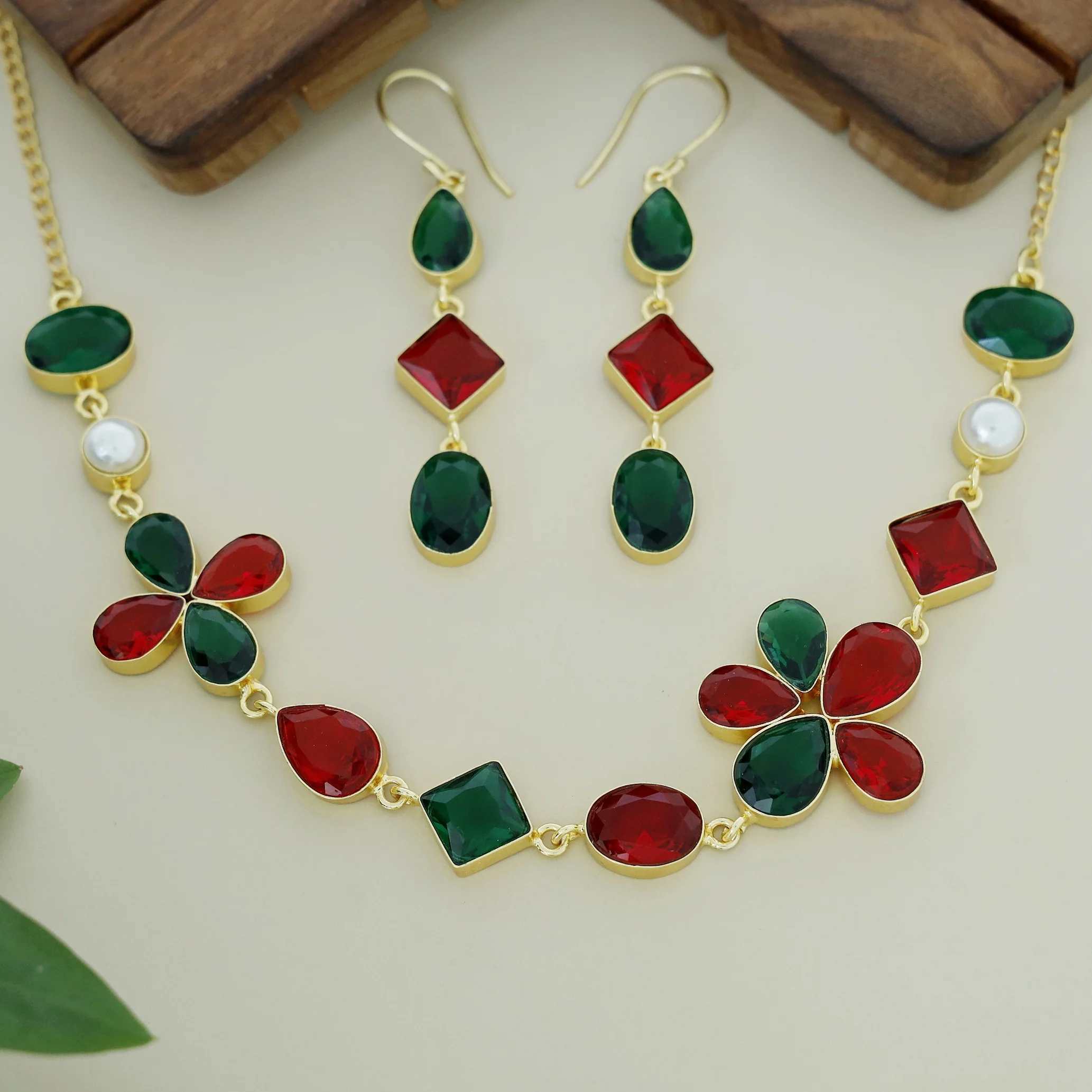 Tanvee Multi Shape Glossy Pearl Neckpiece With Drop - Image 13