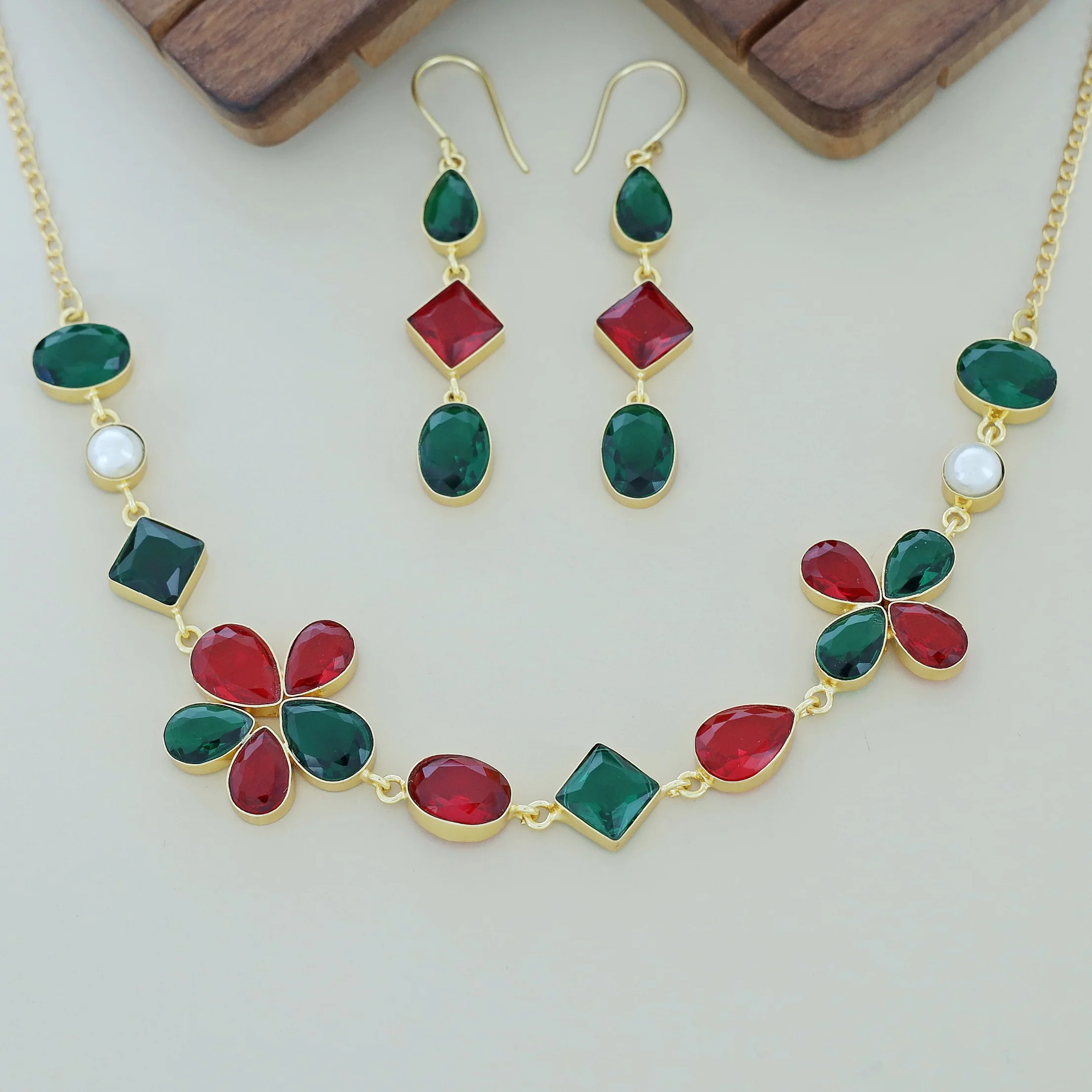 Tanvee Multi Shape Glossy Pearl Neckpiece With Drop - Image 2