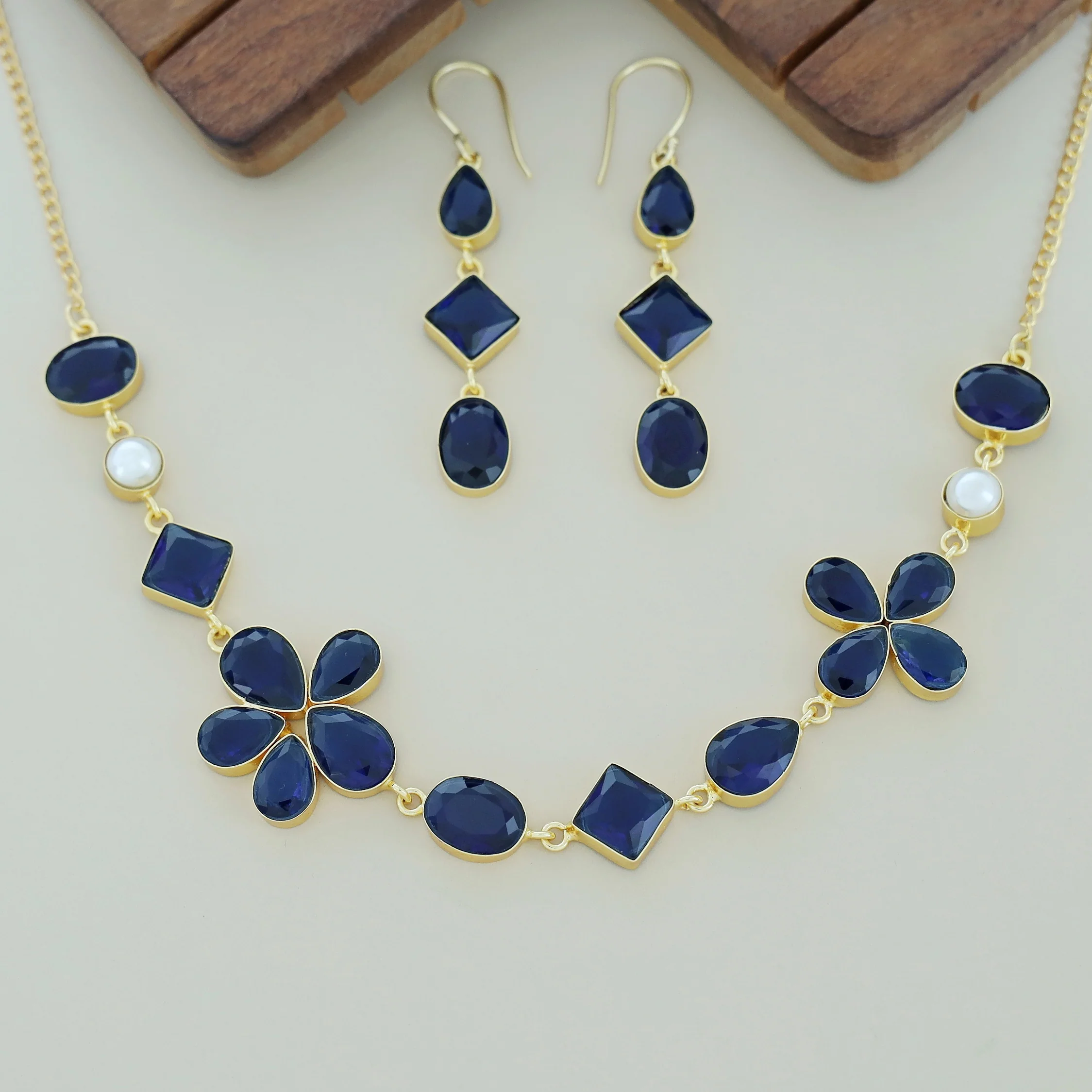 Tanvee Multi Shape Glossy Pearl Neckpiece With Drop - Image 4
