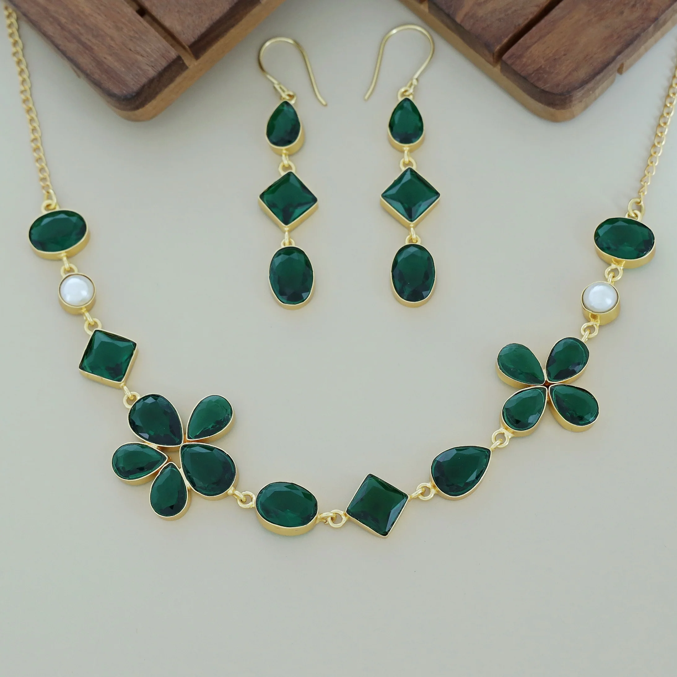 Tanvee Multi Shape Glossy Pearl Neckpiece With Drop - Image 6