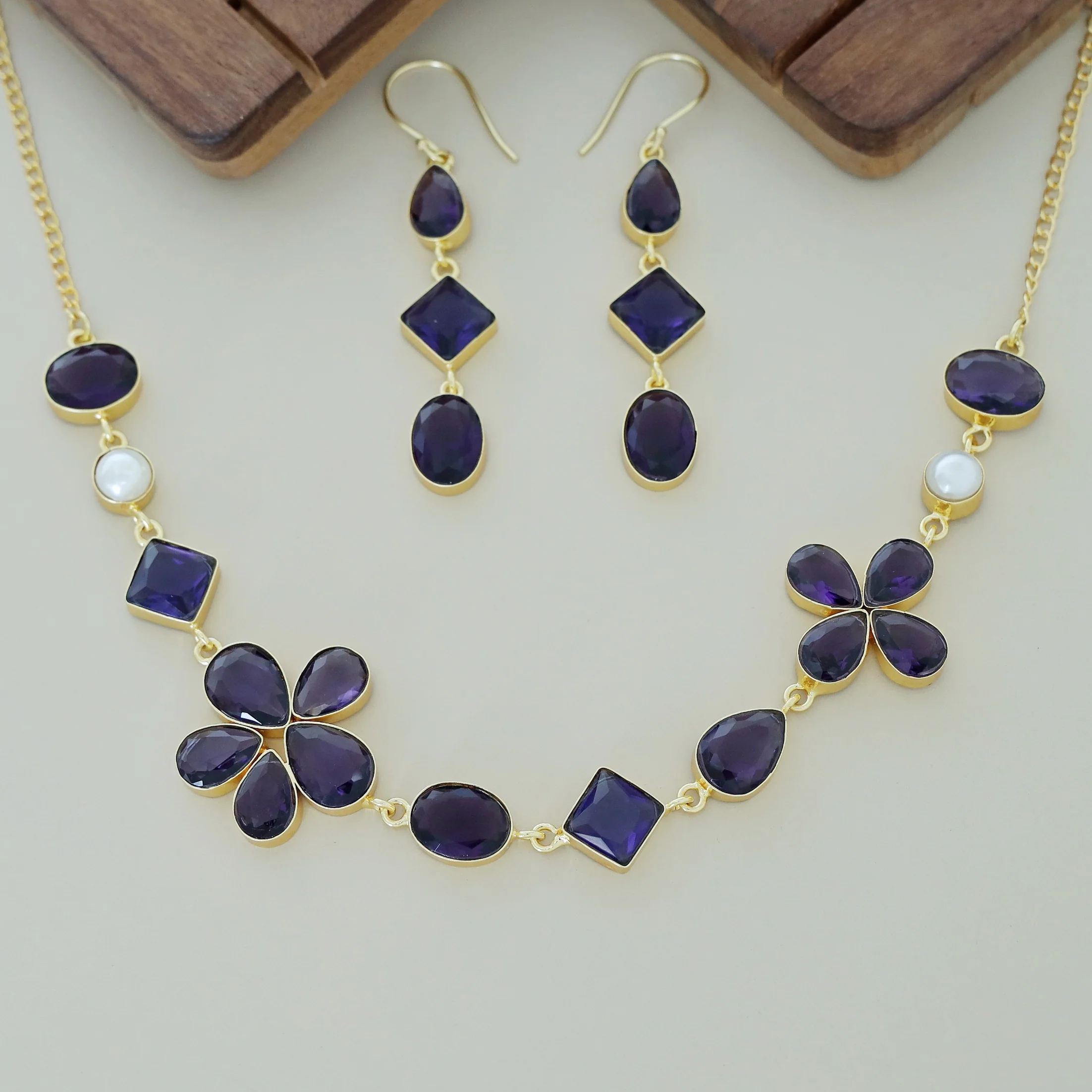 Tanvee Multi Shape Glossy Pearl Neckpiece With Drop - Image 7