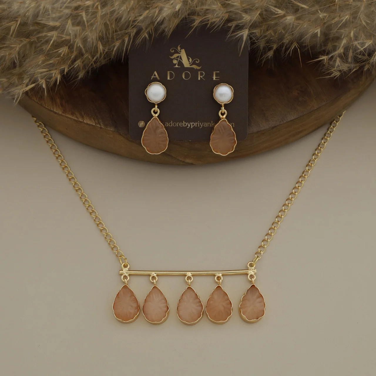 Tapsi 5 Carved Stone Neckpiece With Earring - Image 10