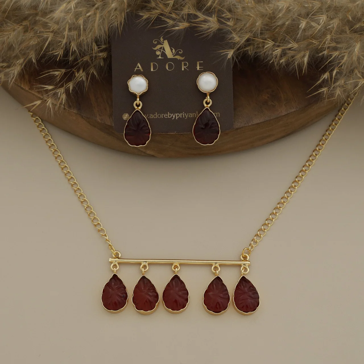 Tapsi 5 Carved Stone Neckpiece With Earring - Image 12