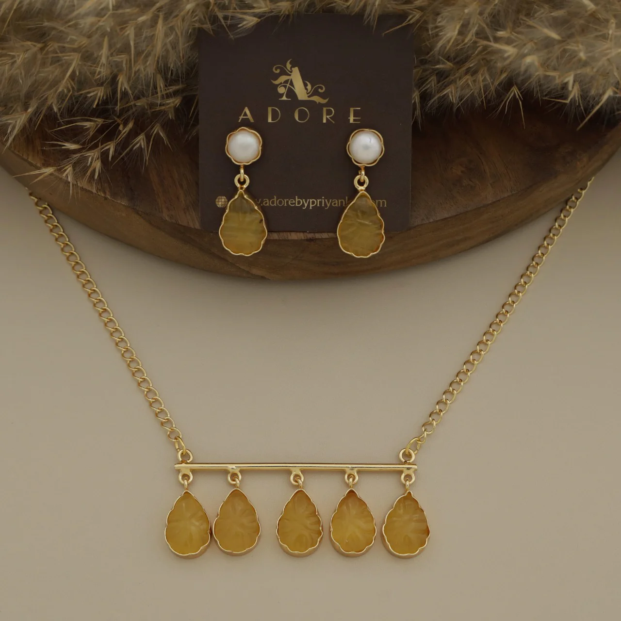 Tapsi 5 Carved Stone Neckpiece With Earring - Image 16