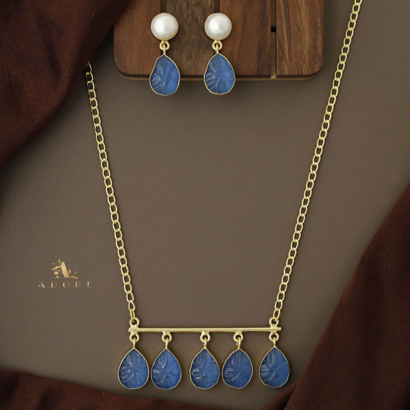 Tapsi 5 Carved Stone Neckpiece With Earring - Image 23