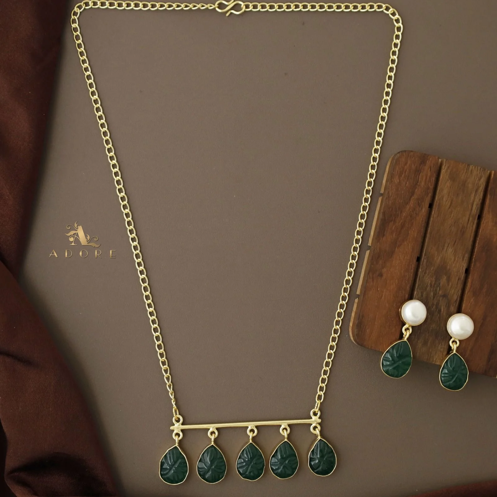 Tapsi 5 Carved Stone Neckpiece With Earring - Image 27