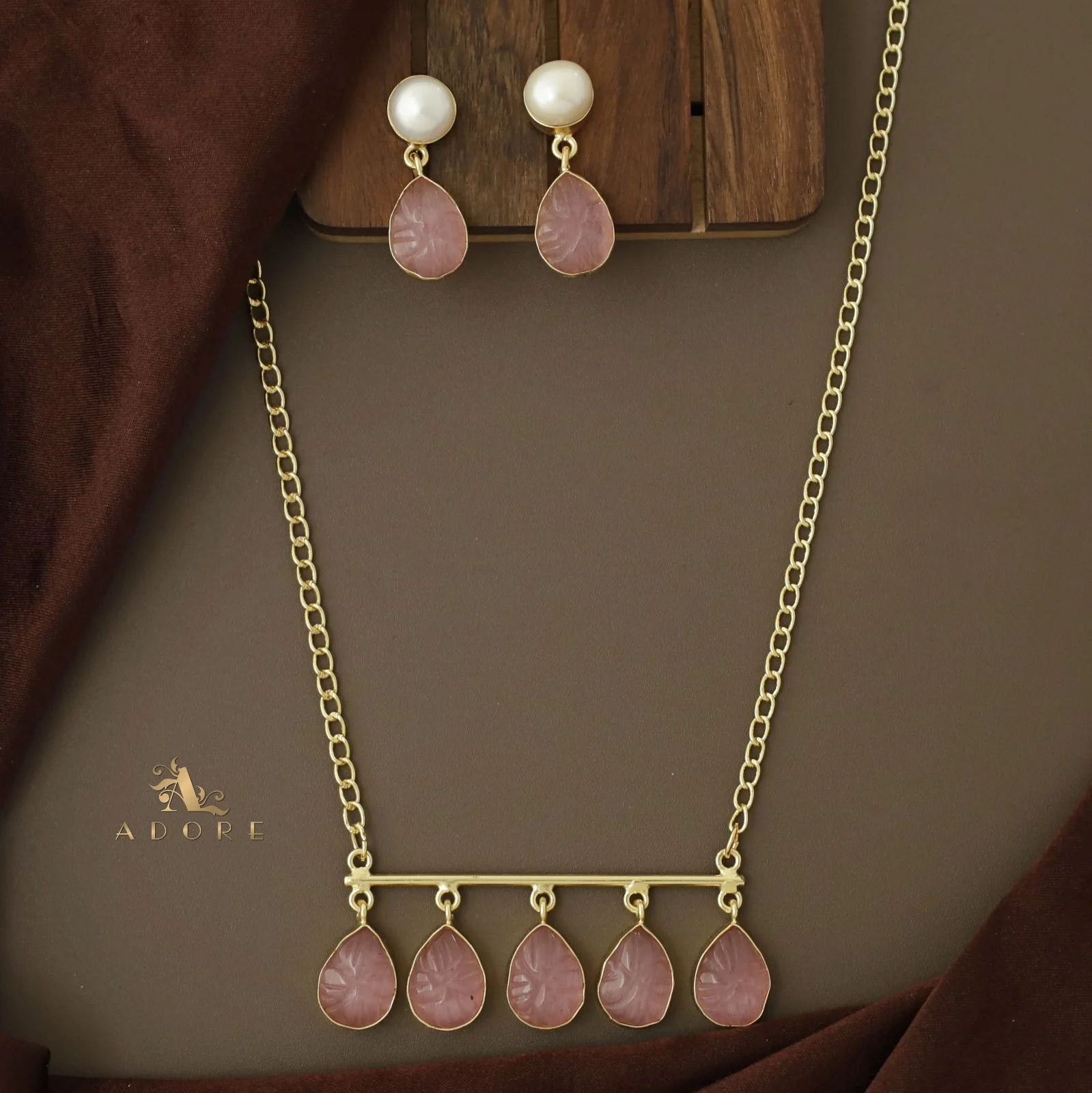 Tapsi 5 Carved Stone Neckpiece With Earring - Image 30