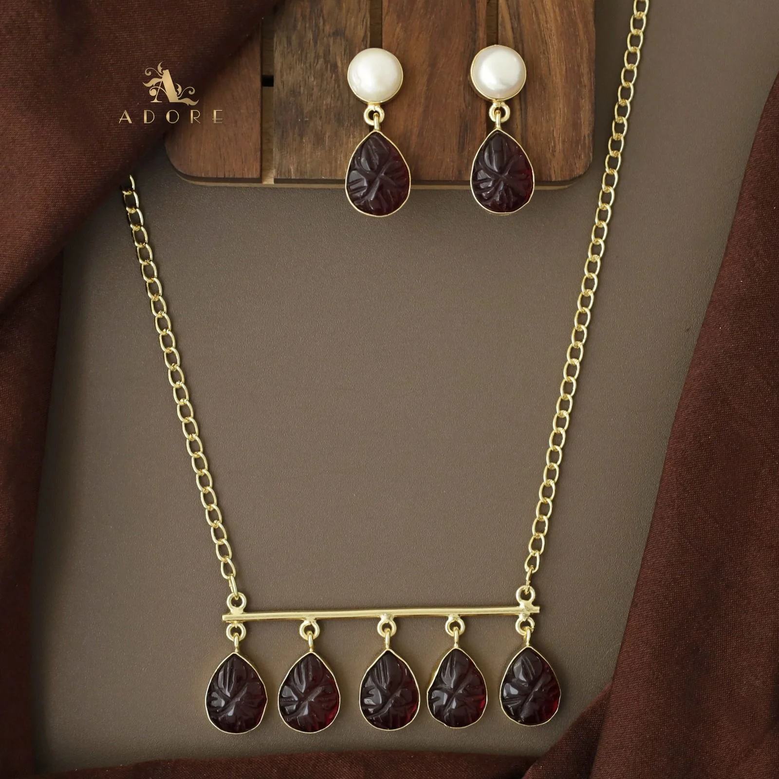 Tapsi 5 Carved Stone Neckpiece With Earring - Image 33