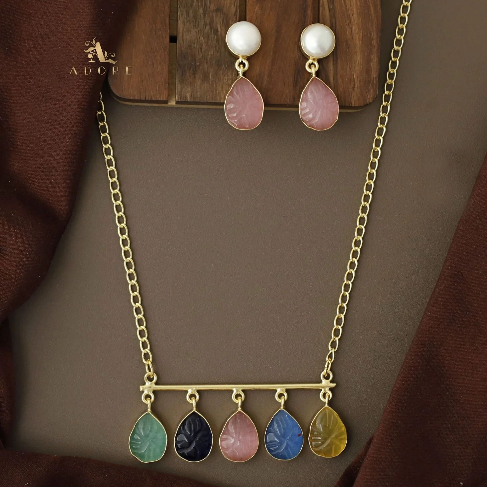 Tapsi 5 Carved Stone Neckpiece With Earring - Image 34