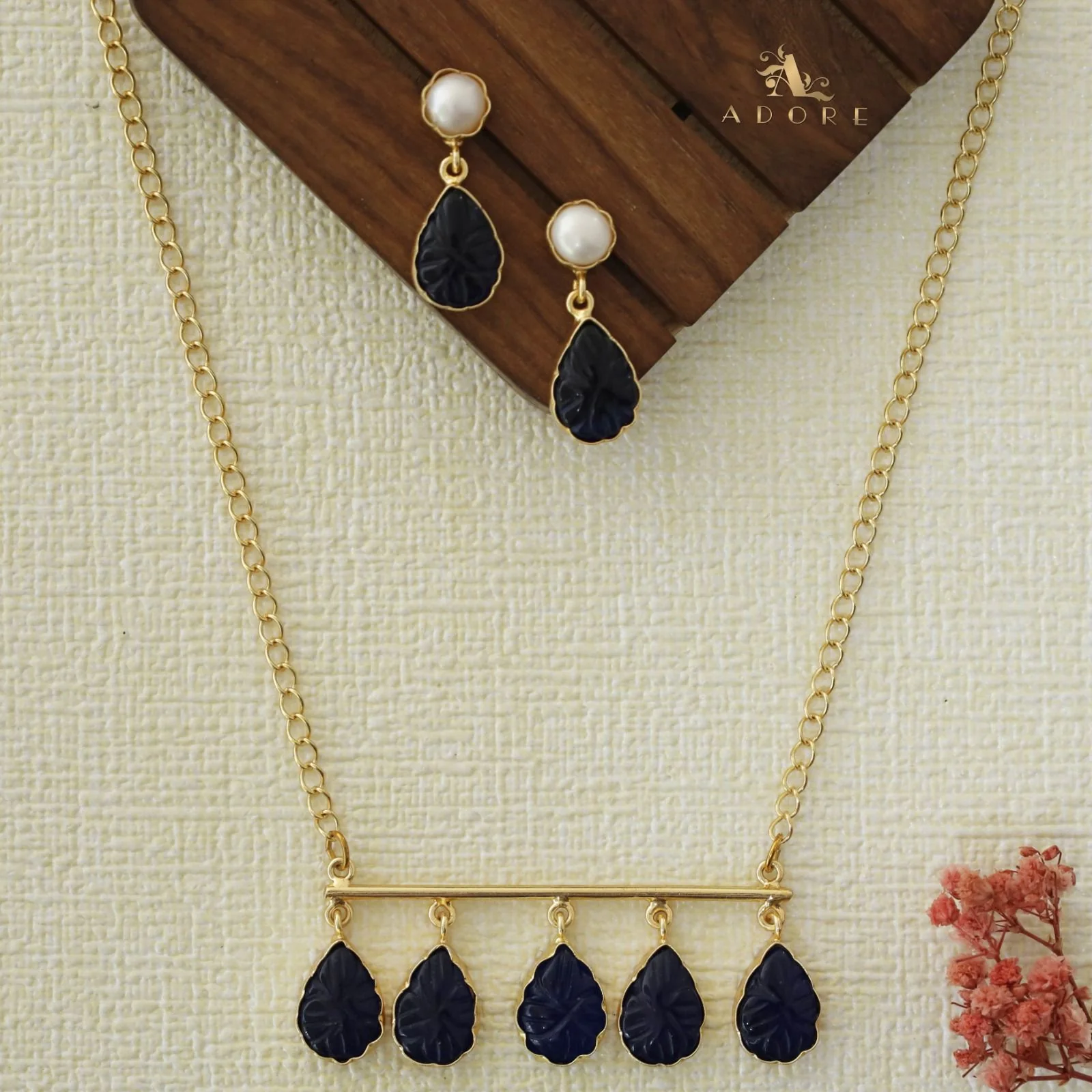 Tapsi 5 Carved Stone Neckpiece With Earring - Image 36