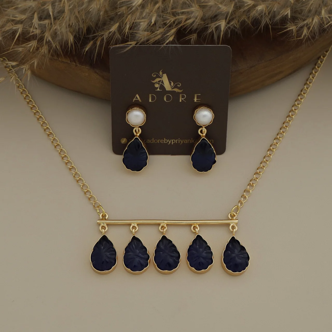 Tapsi 5 Carved Stone Neckpiece With Earring - Image 9