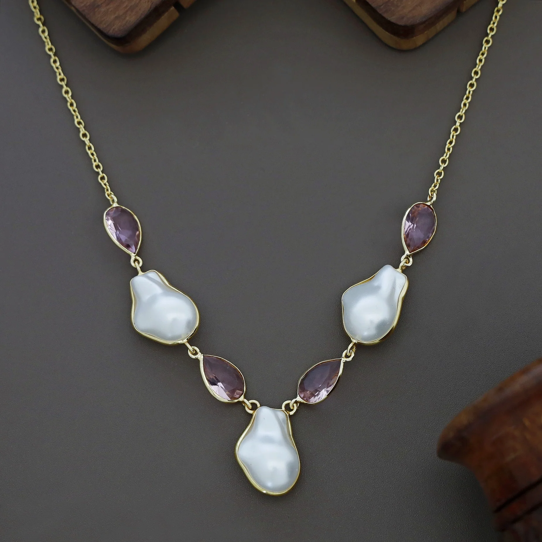 Tara Glossy Baroque Neckpiece - Image 10