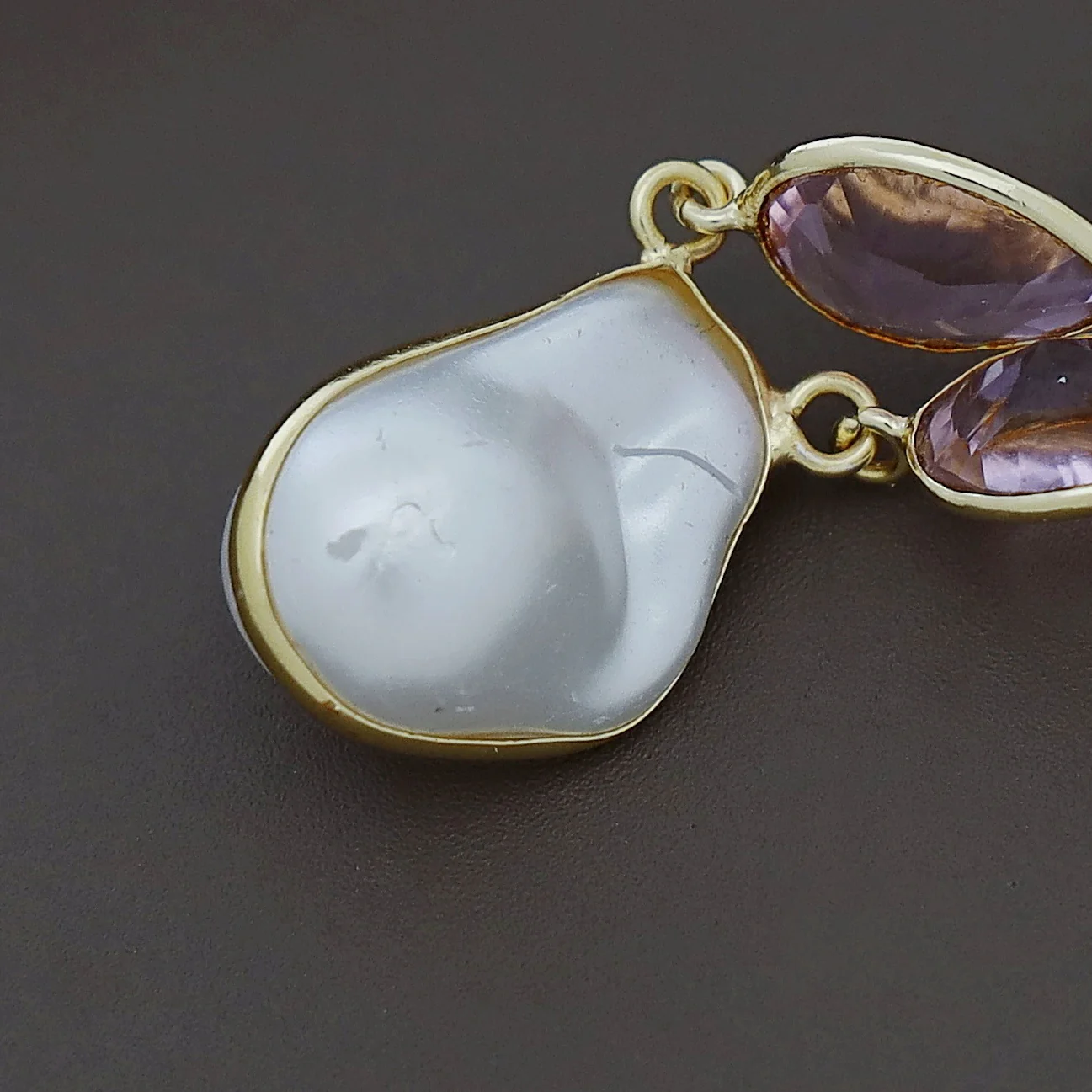 Tara Glossy Baroque Neckpiece - Image 3