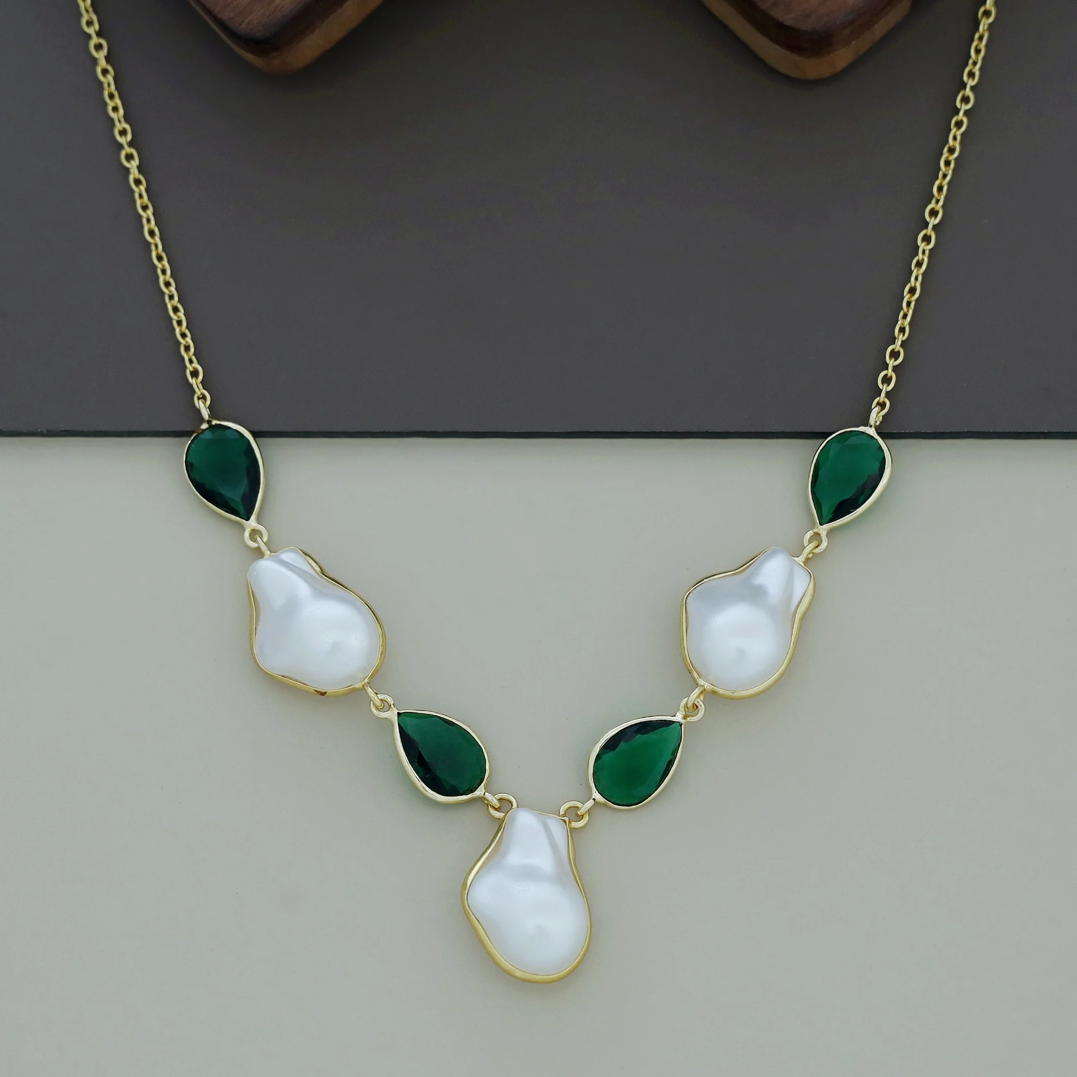 Tara Glossy Baroque Neckpiece - Image 4