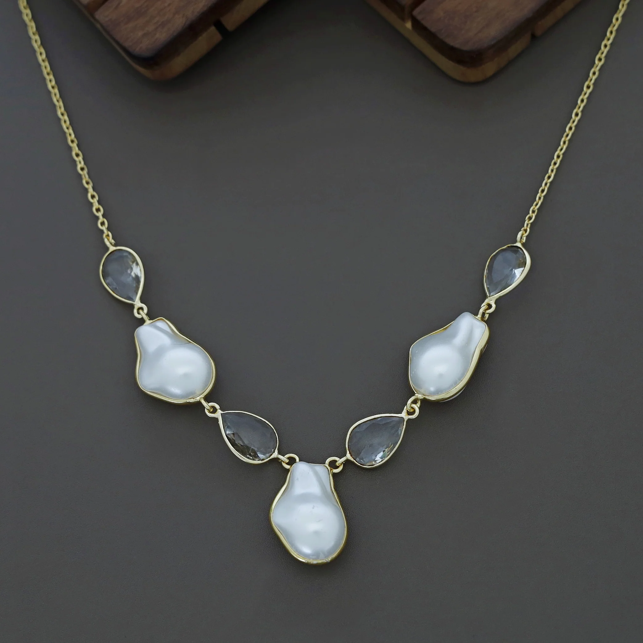 Tara Glossy Baroque Neckpiece - Image 8