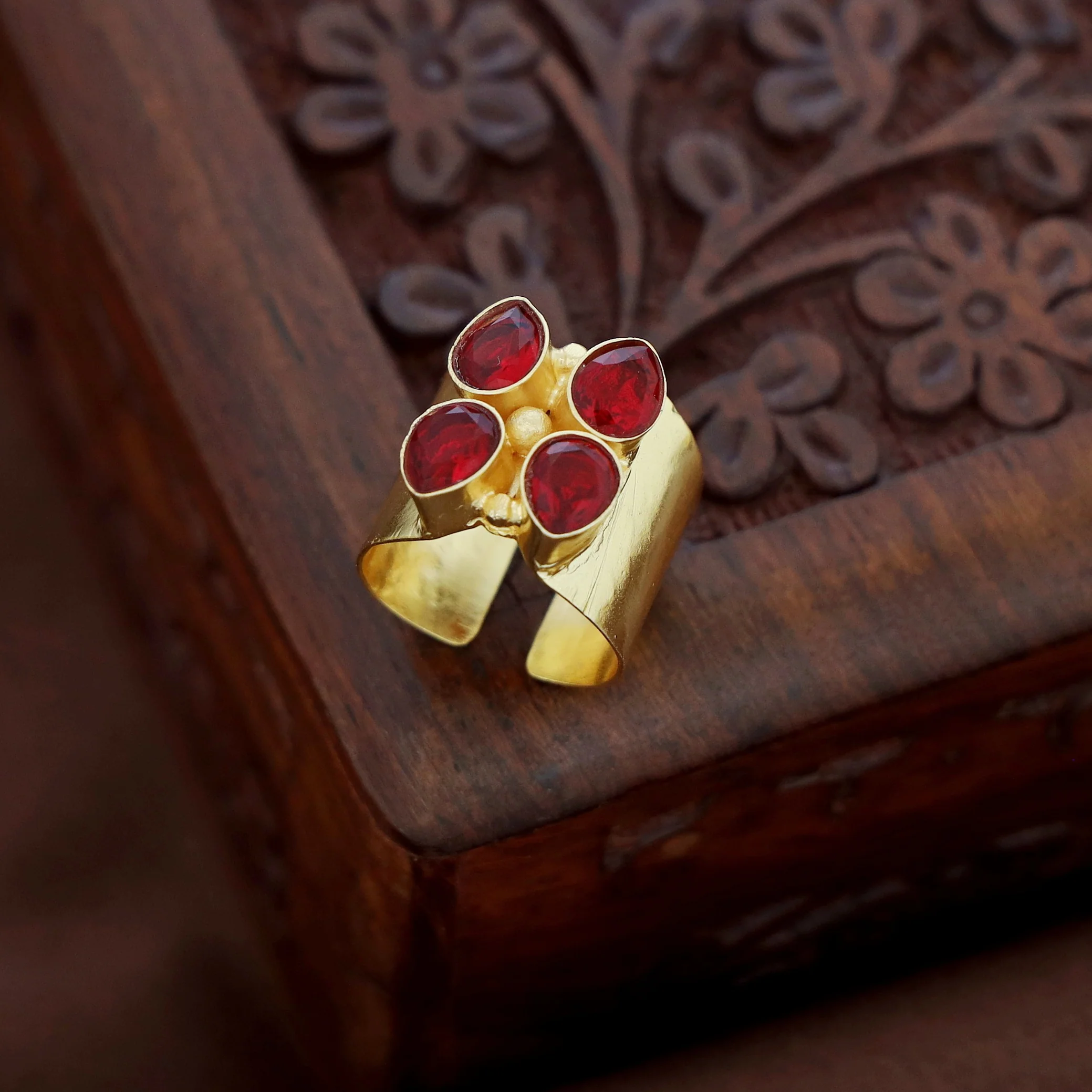 Tarana Golden Tetra Glossy Ring - Image 2